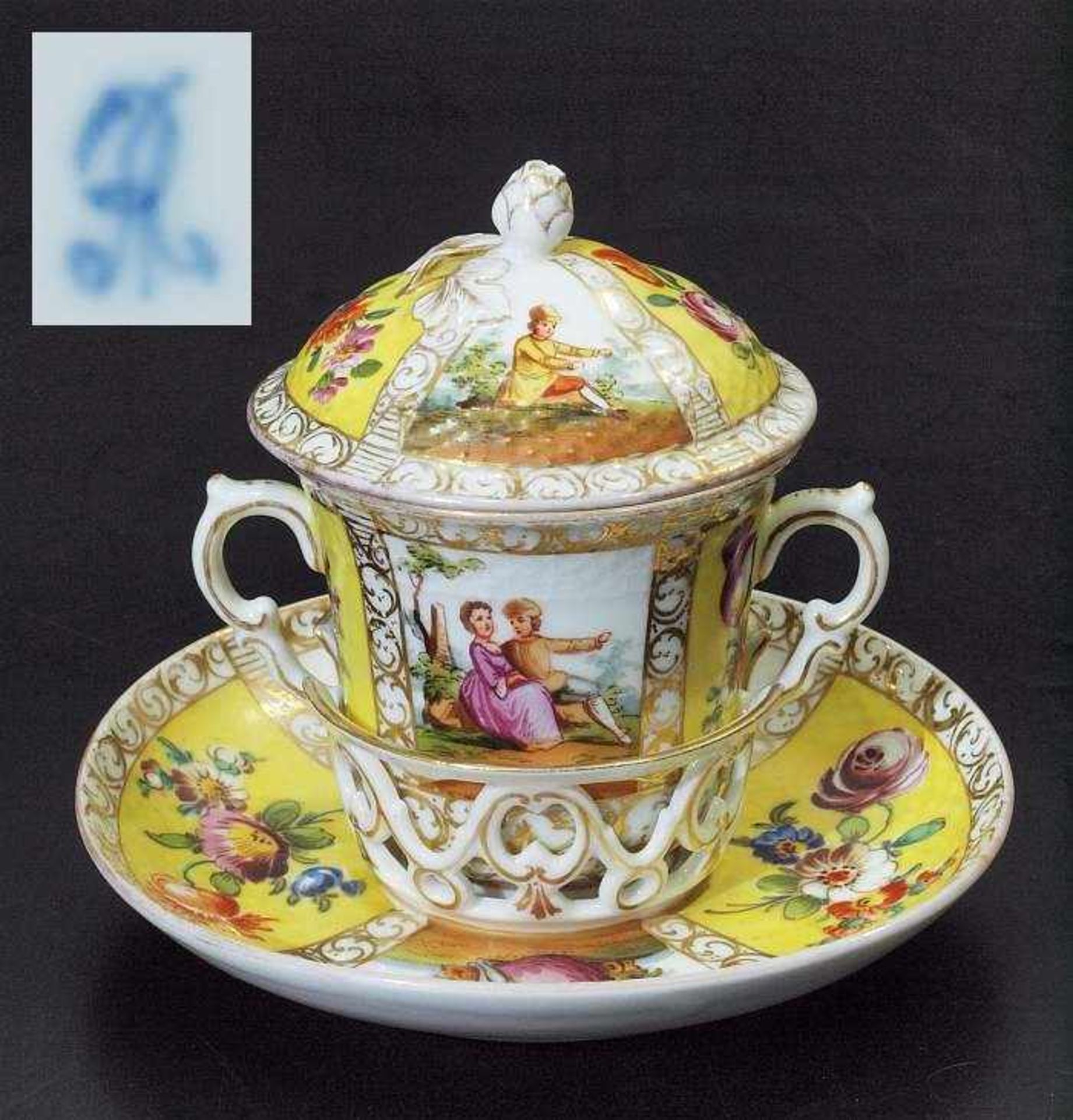 Trembleuse. MEISSEN. Trembleuse. MEISSEN 18. Jahrhundert. Farbige Bemalung, gold staffiert,