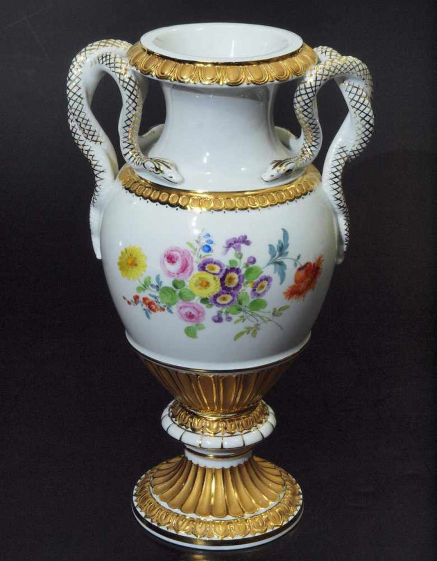 Schlangenhenkelvase. MEISSEN. Schlangenhenkelvase. MEISSEN nach 1954, 1. Wahl. Entwurf Ernst - Bild 2 aus 6