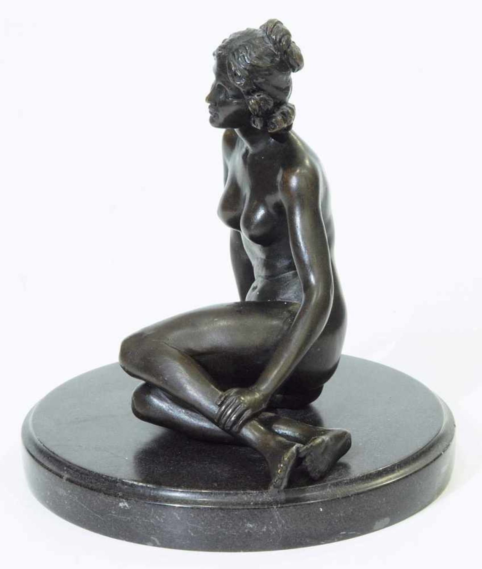 Sinnlicher Akt einer jungen Frau. Sinnlicher Akt einer jungen Frau, 20. Jahrhundert. Bronze, - Image 5 of 7