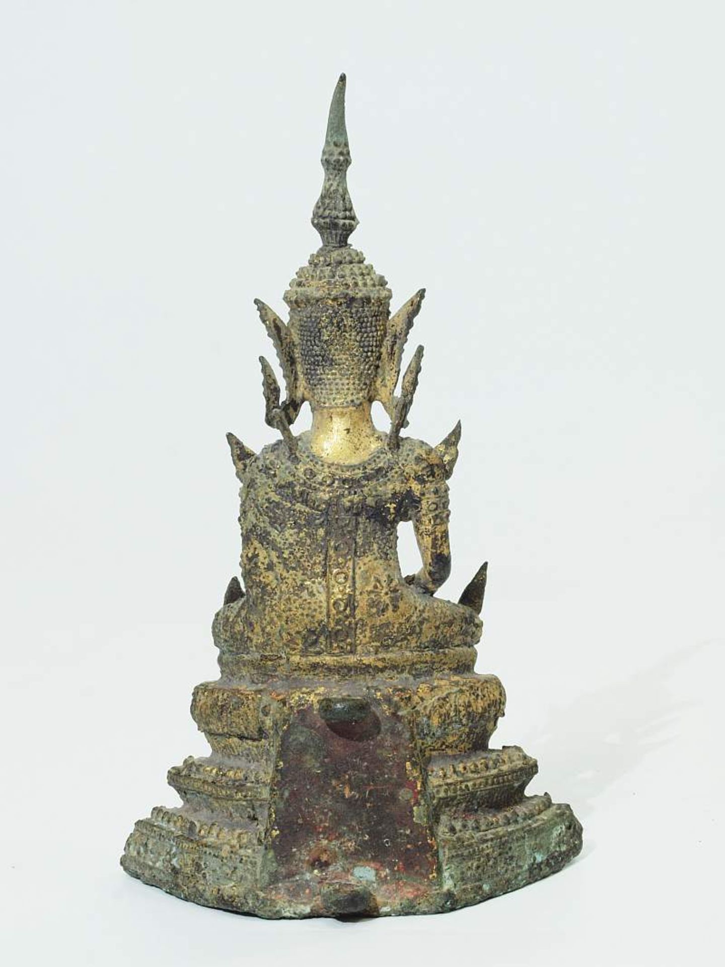 Sitzender Buddha. Sitzender Buddha. Thailand Rattanakosin, 19. Jahrhundert. Bronze, Reste einer - Image 4 of 6