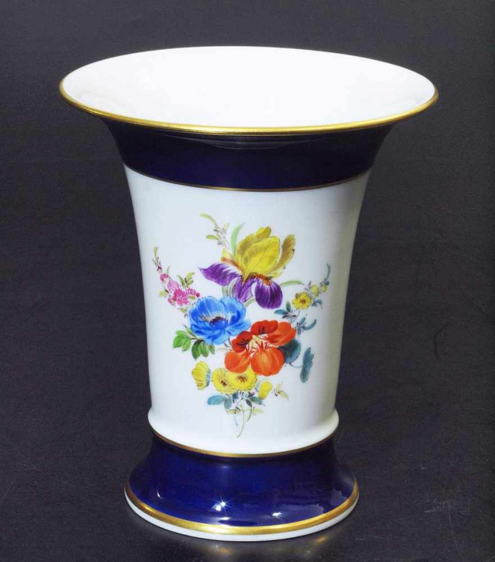 Blumenvase. MEISSEN. Blumenvase. MEISSEN nach 1934, 1. Wahl. Modell-Nummer 540. Farbige - Bild 2 aus 4