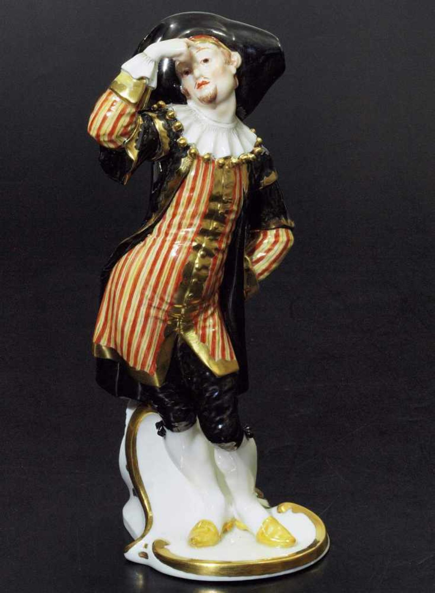 Dottore. Dottore. NYMPHENBURG 20. Jahrhundert. Modell Entwurf Franz Anton Bustelli 1759/60, - Bild 2 aus 6