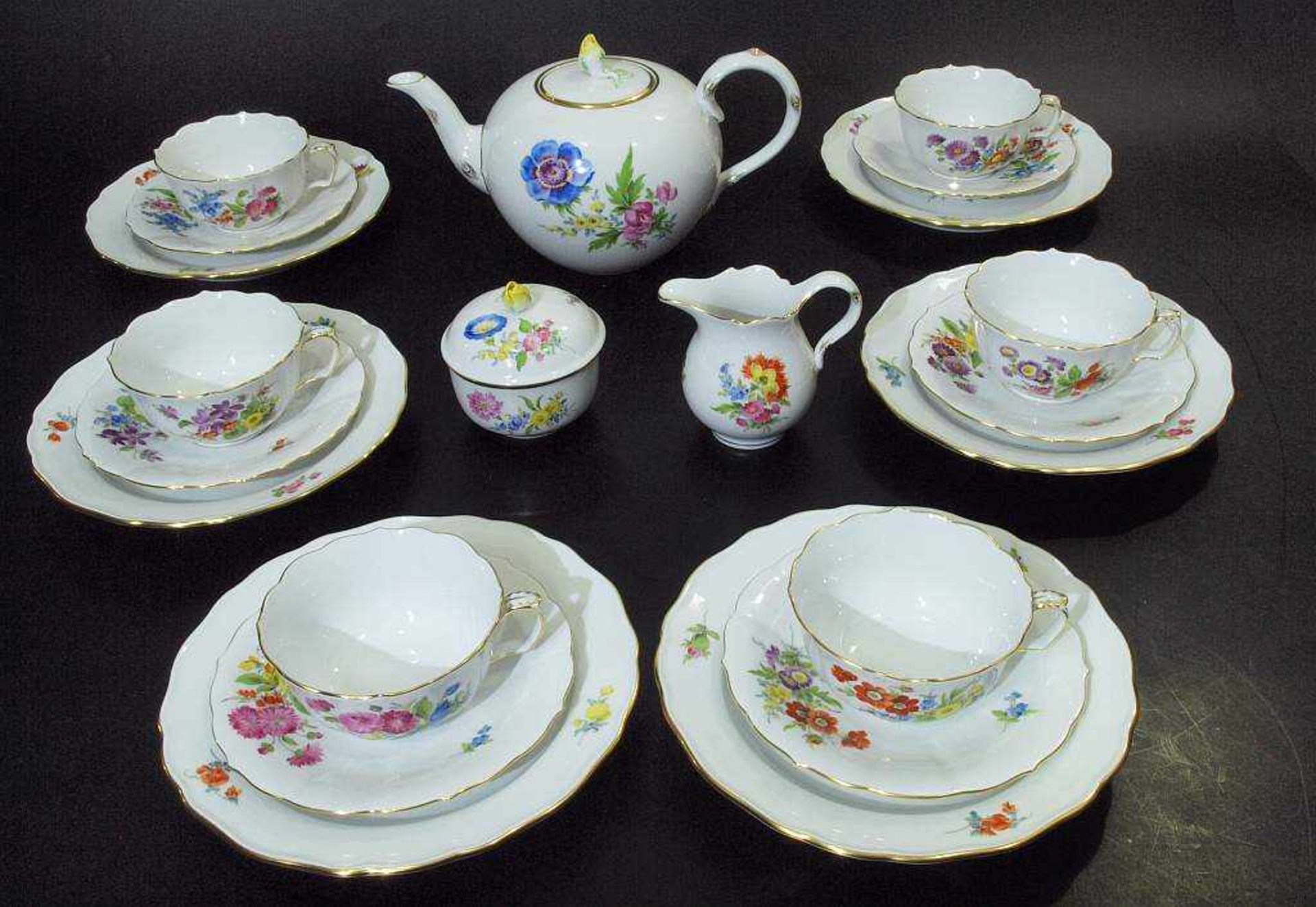 Teeservice für 6 Personen. MEISSEN. Teeservice für 6 Personen. MEISSEN, 1. Wahl, Marke 1934 - heute. - Bild 2 aus 6