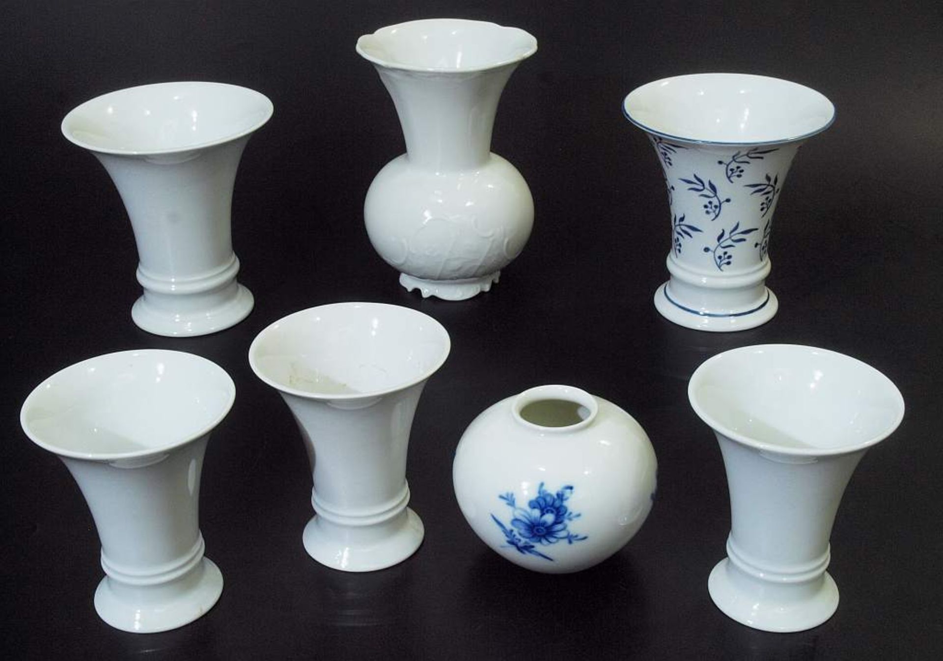 Vasen Konvolut. Vasen Konvolut. FÜRSTENBERG, 20. Jahrhundert. Insgesamt 7 Stück, davon fünf Vasen - Image 2 of 4