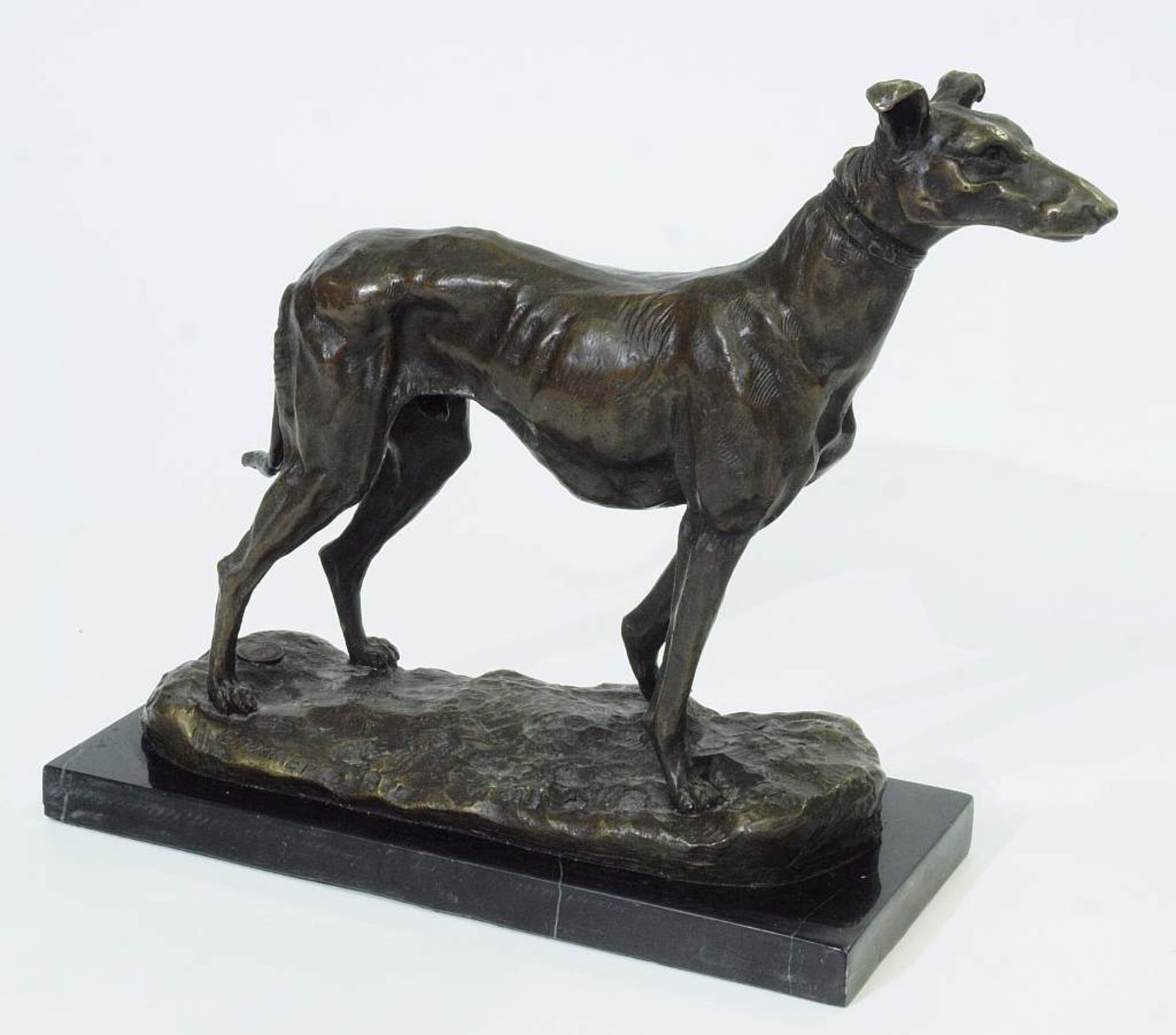 Wachsamer stehender Jagdhund. Wachsamer stehender Jagdhund, 20. Jahrhundert. Bronze, dunkel - Image 3 of 7