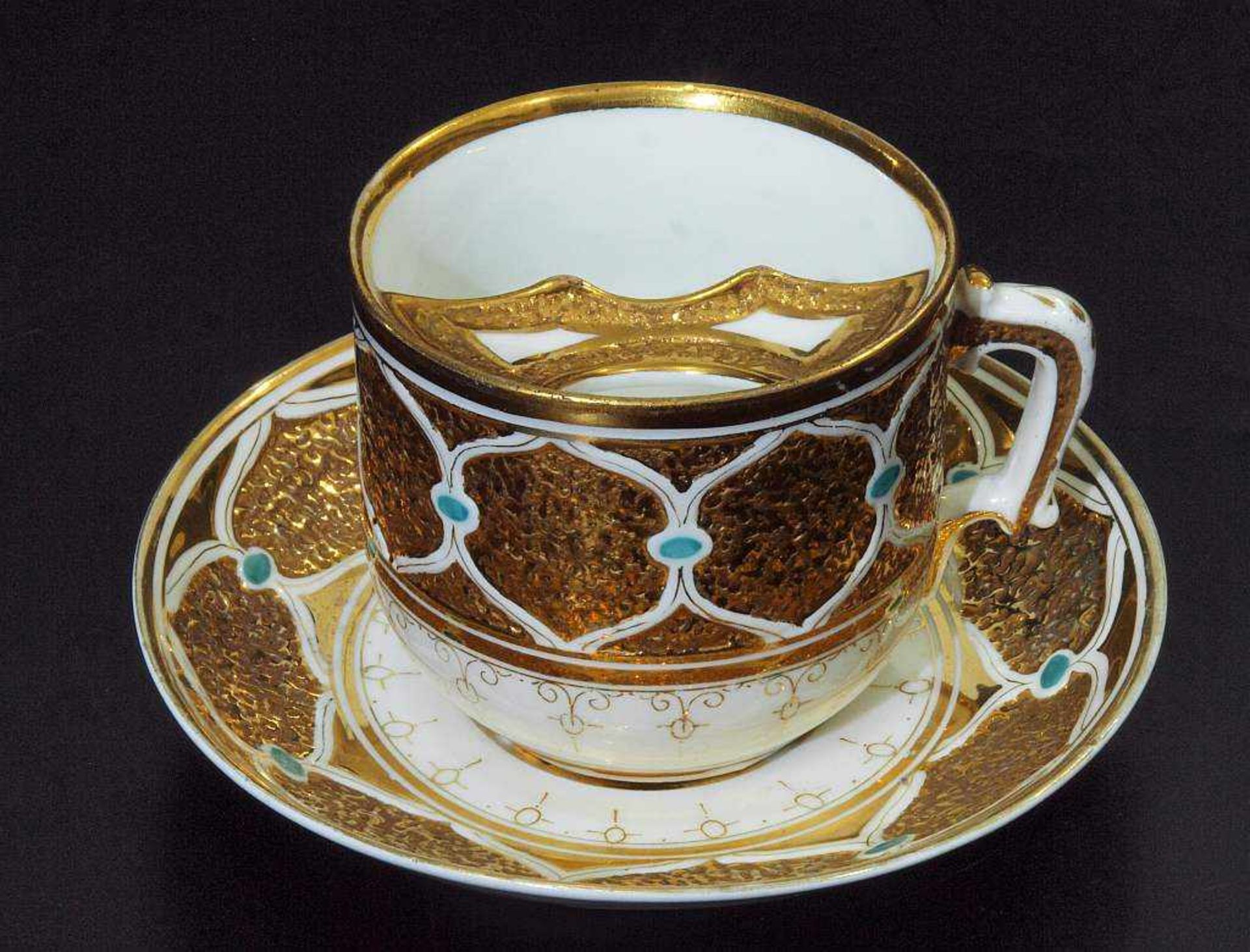 Seltene Barttasse. Seltene Barttasse. Schlesien, um 1890 - 1900. Tasse und Untertasse in - Bild 2 aus 5