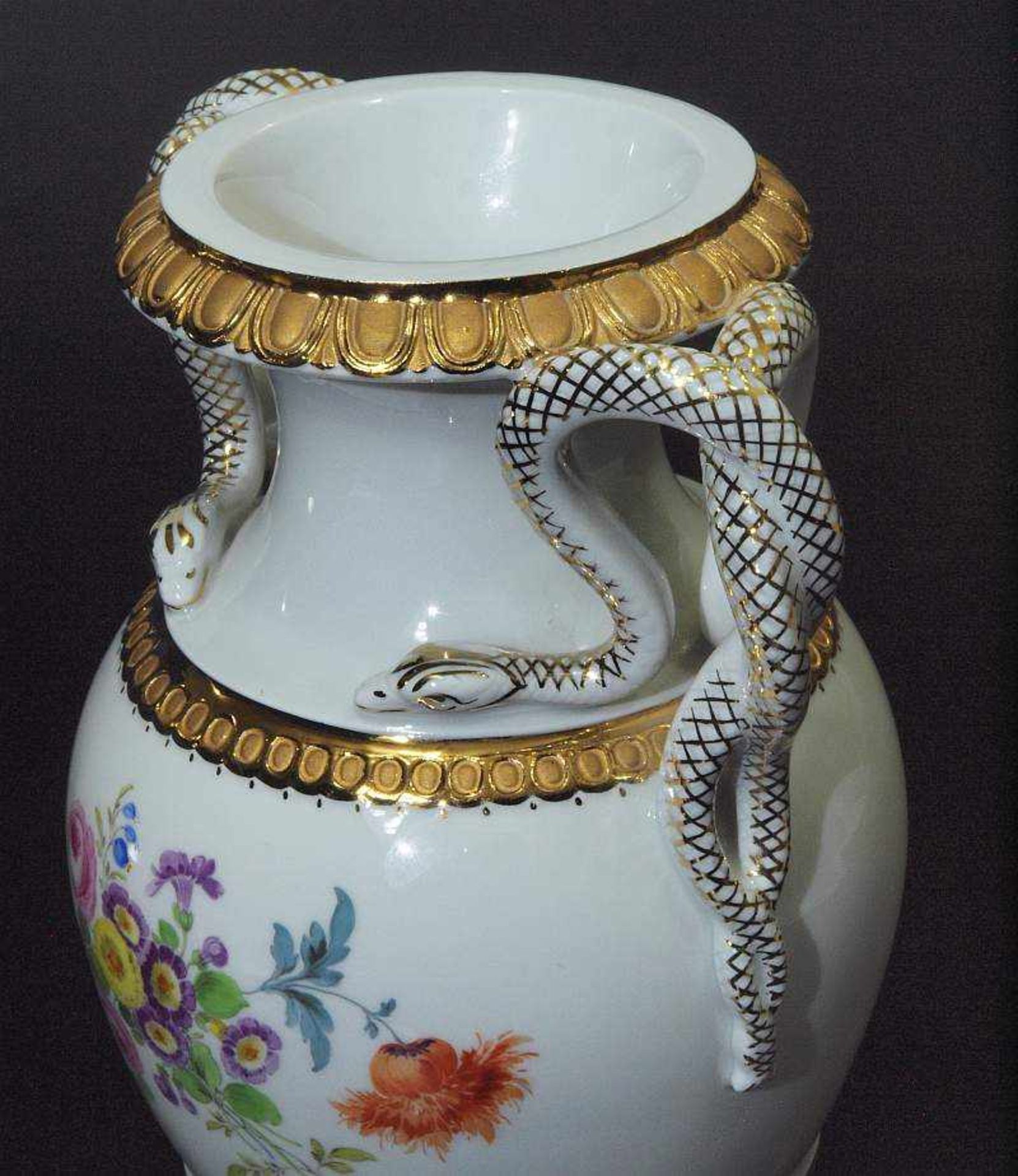 Schlangenhenkelvase. MEISSEN. Schlangenhenkelvase. MEISSEN nach 1954, 1. Wahl. Entwurf Ernst - Image 6 of 6