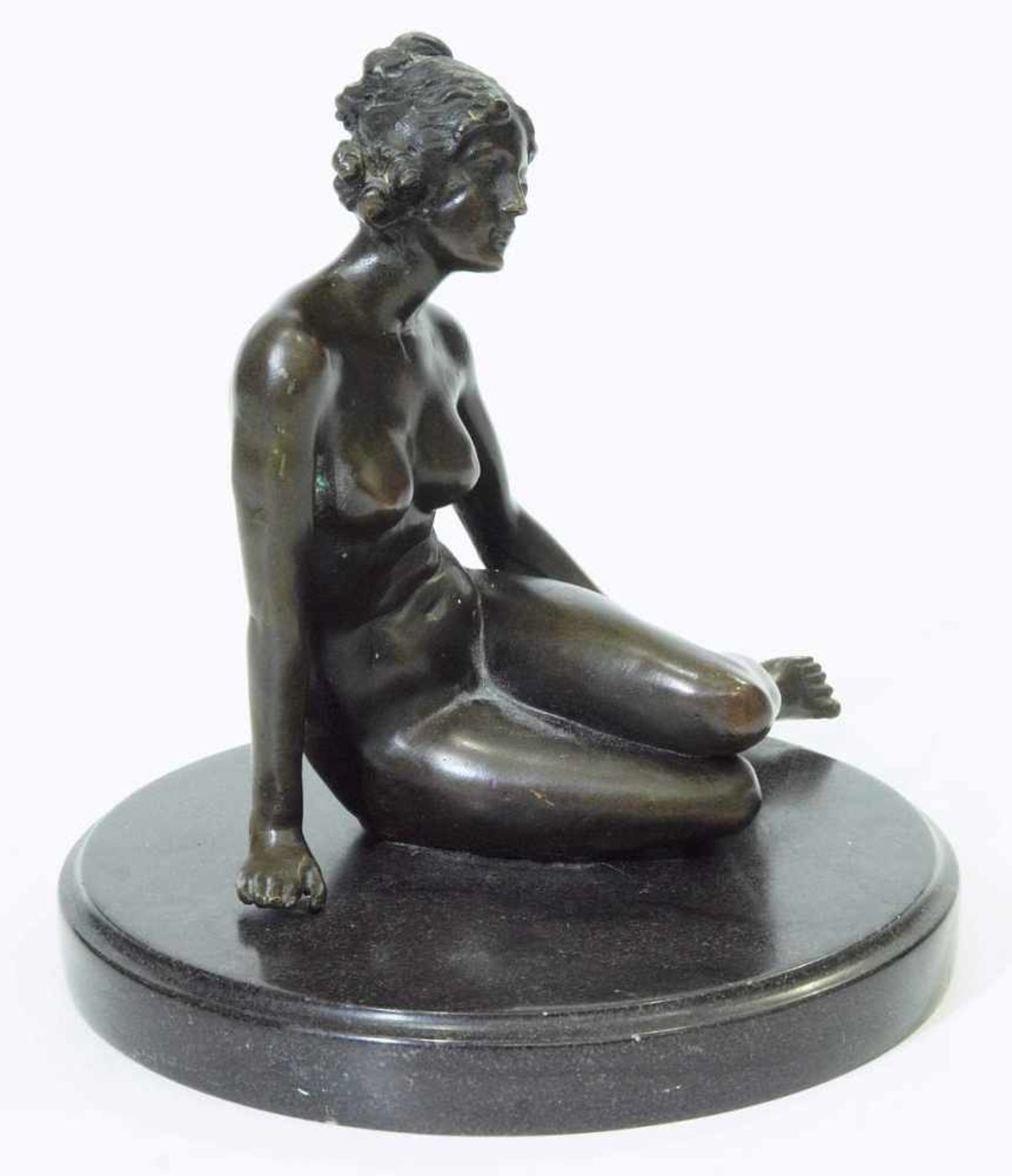 Sinnlicher Akt einer jungen Frau. Sinnlicher Akt einer jungen Frau, 20. Jahrhundert. Bronze, - Image 3 of 7