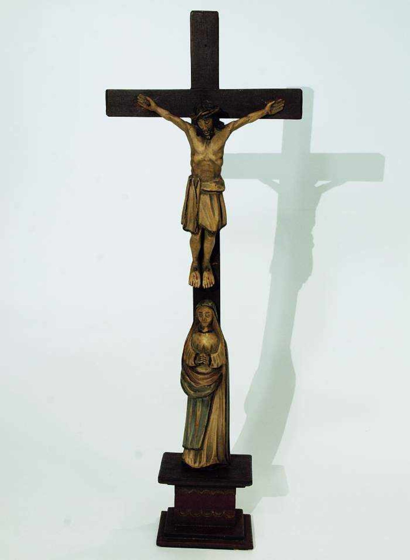 Holzkreuz mit Korpus Christi. Holzkreuz mit Korpus Christi. 19. Jahrhundert. Viernageltypus. An