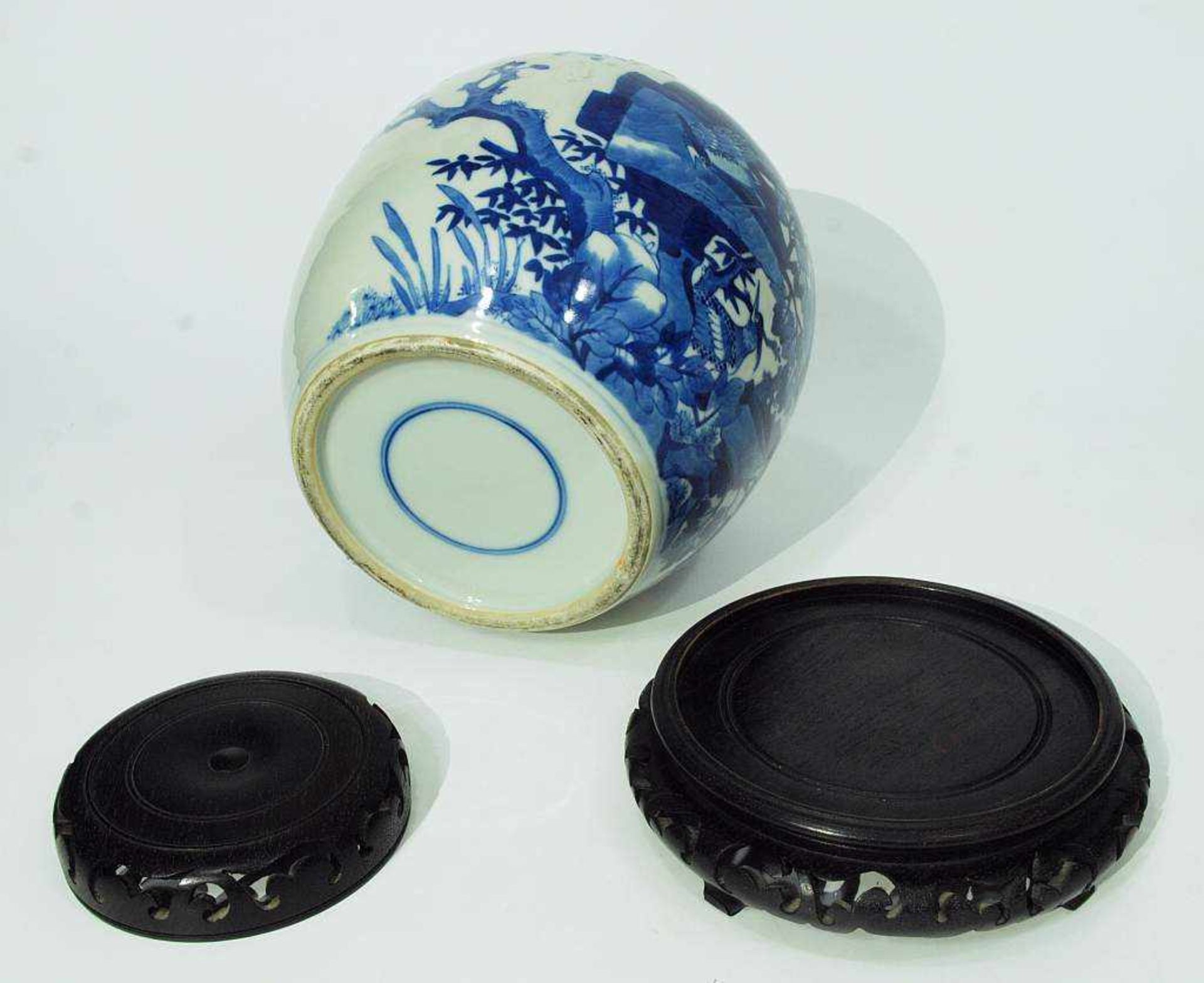 Teedose/Deckeldose. Teedose/Deckeldose. Shanghai, 19. Jahrhundert. Blau-weißes Floraldekor. Bauchige - Bild 5 aus 5