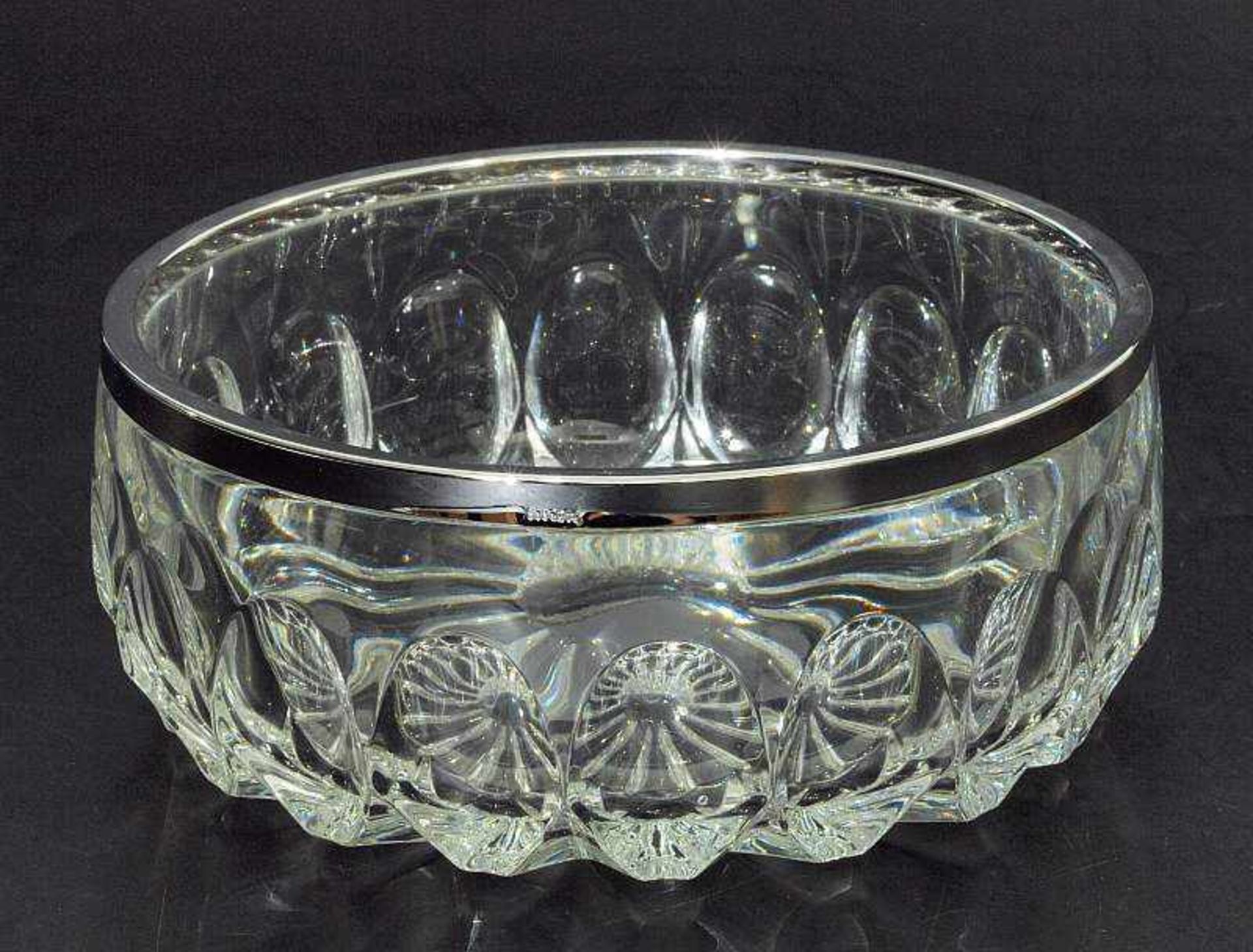 Kristallglas-Schale mit Silberrand. Kristallglas-Schale. Runder tiefgemuldeter Korpus, Rand 800er - Image 5 of 5