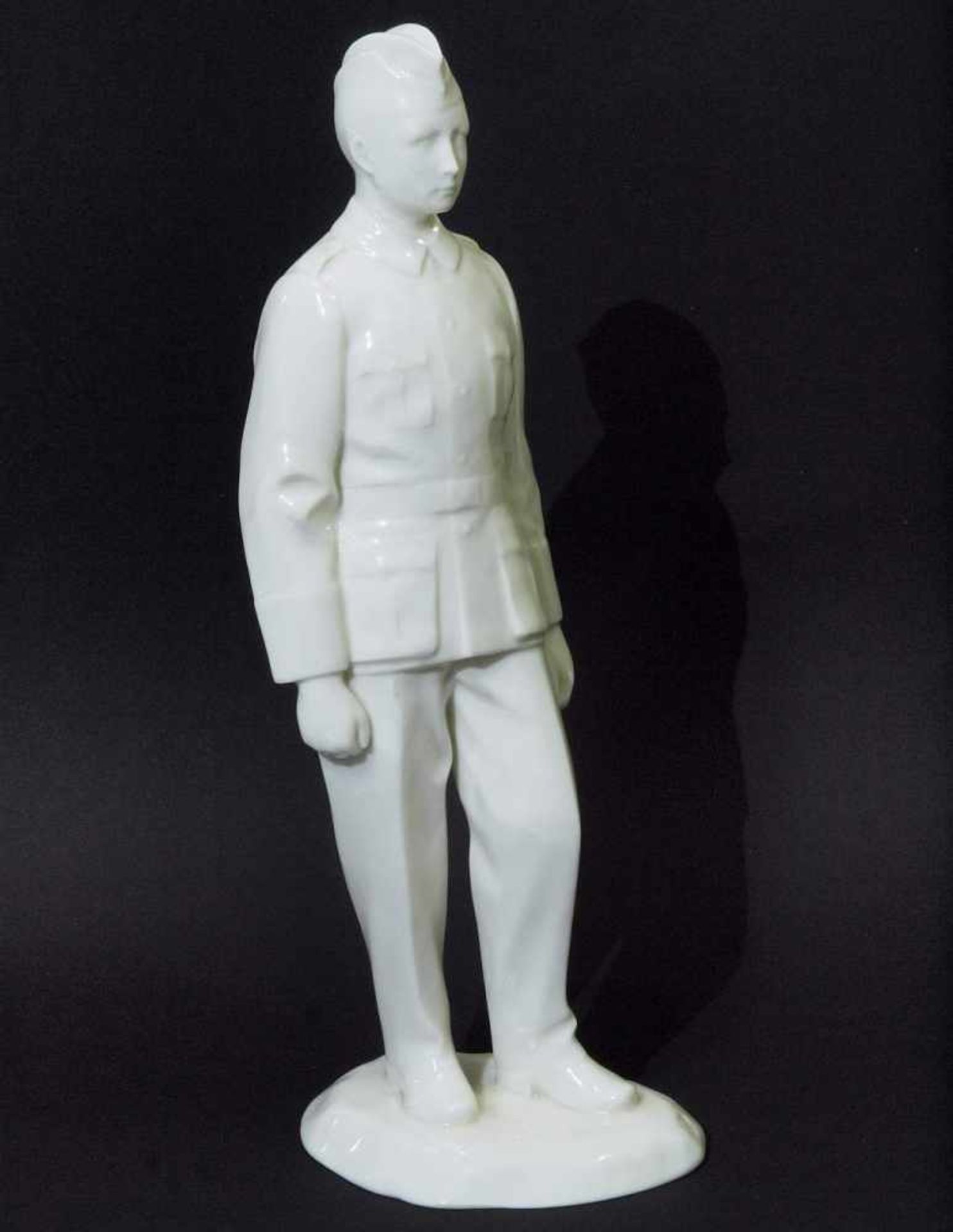 Militärfigur. Militärfigur. NYMPHENBURG, Entwurf Weinmann, Sept. 1941. Modell Nr. 898. " - Bild 2 aus 6