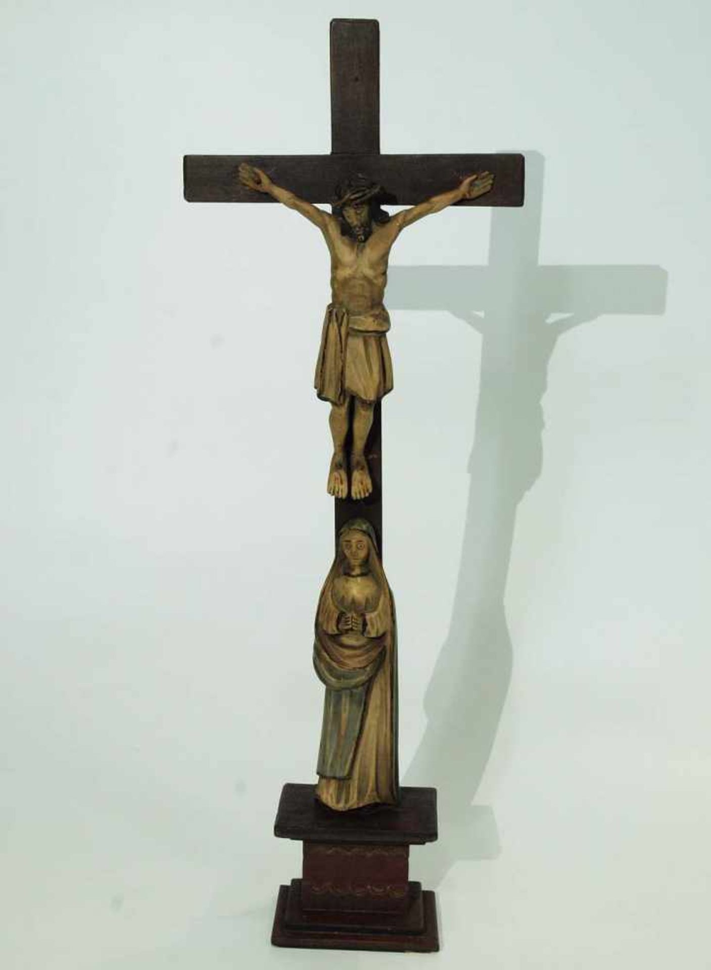 Holzkreuz mit Korpus Christi. Holzkreuz mit Korpus Christi. 19. Jahrhundert. Viernageltypus. An - Bild 2 aus 5