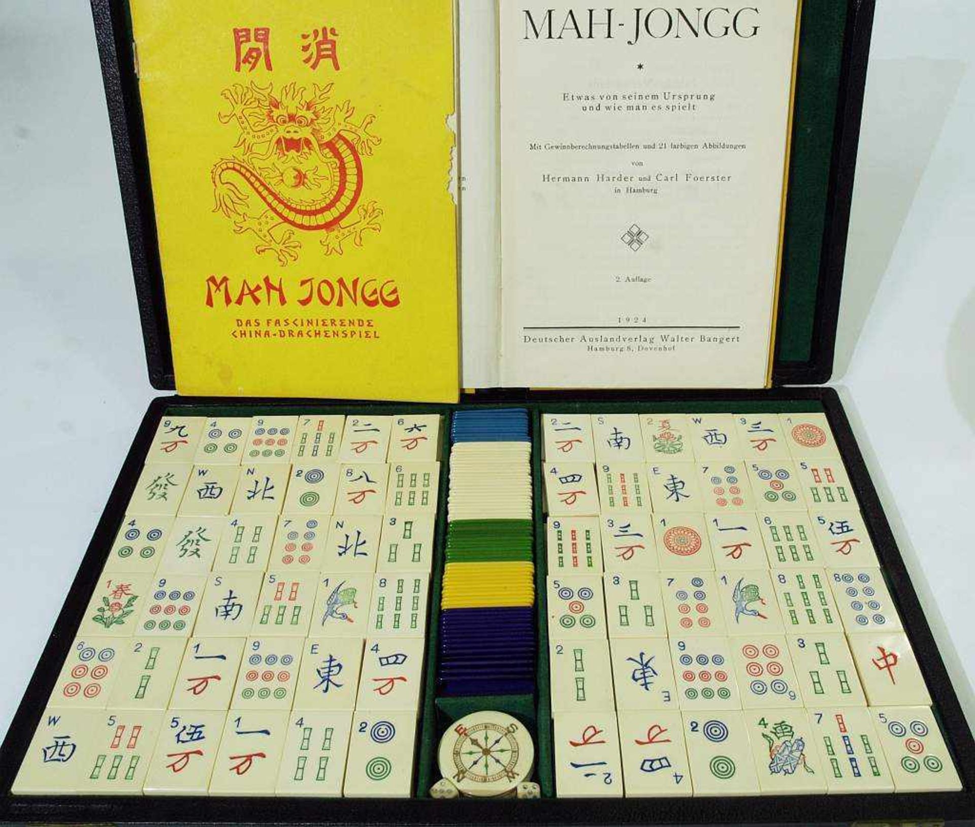 Mahjong-Spiel Mahjong-Spiel. China. Anfang 20. Jahrhundert. Komplettes Spiel, in - Bild 3 aus 5