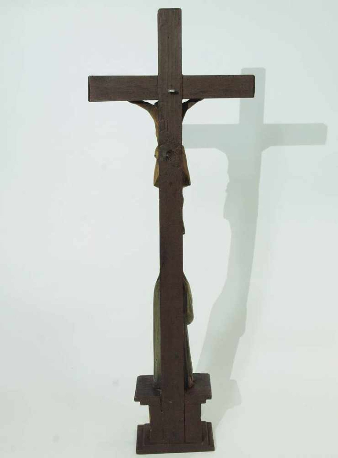 Holzkreuz mit Korpus Christi. Holzkreuz mit Korpus Christi. 19. Jahrhundert. Viernageltypus. An - Bild 3 aus 5