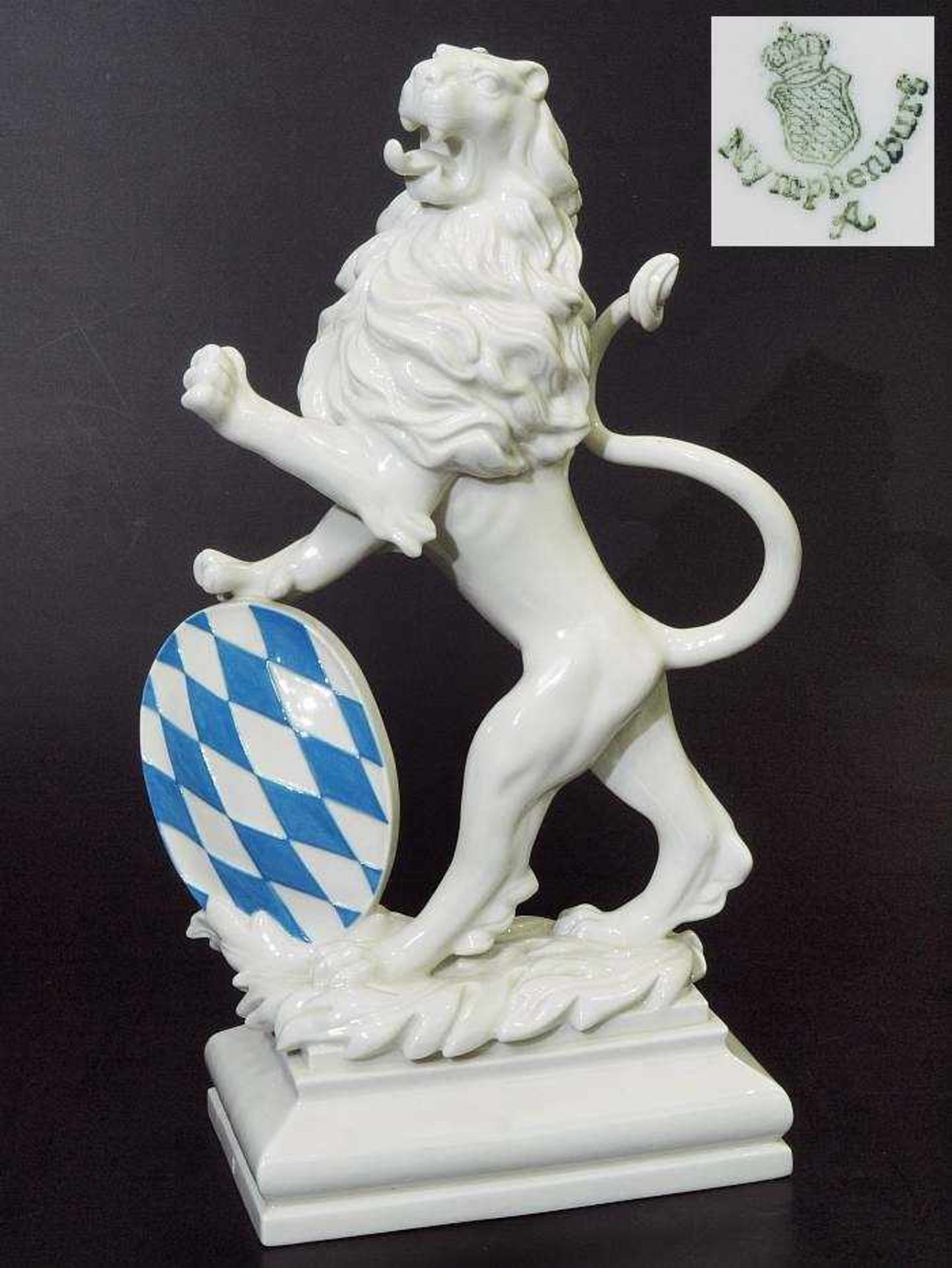 Heraldischer Löwe.Heraldischer Löwe. NYMPHENBURG, Marke 1976 - 1997. Entwurf Ernst Rauch 1948,