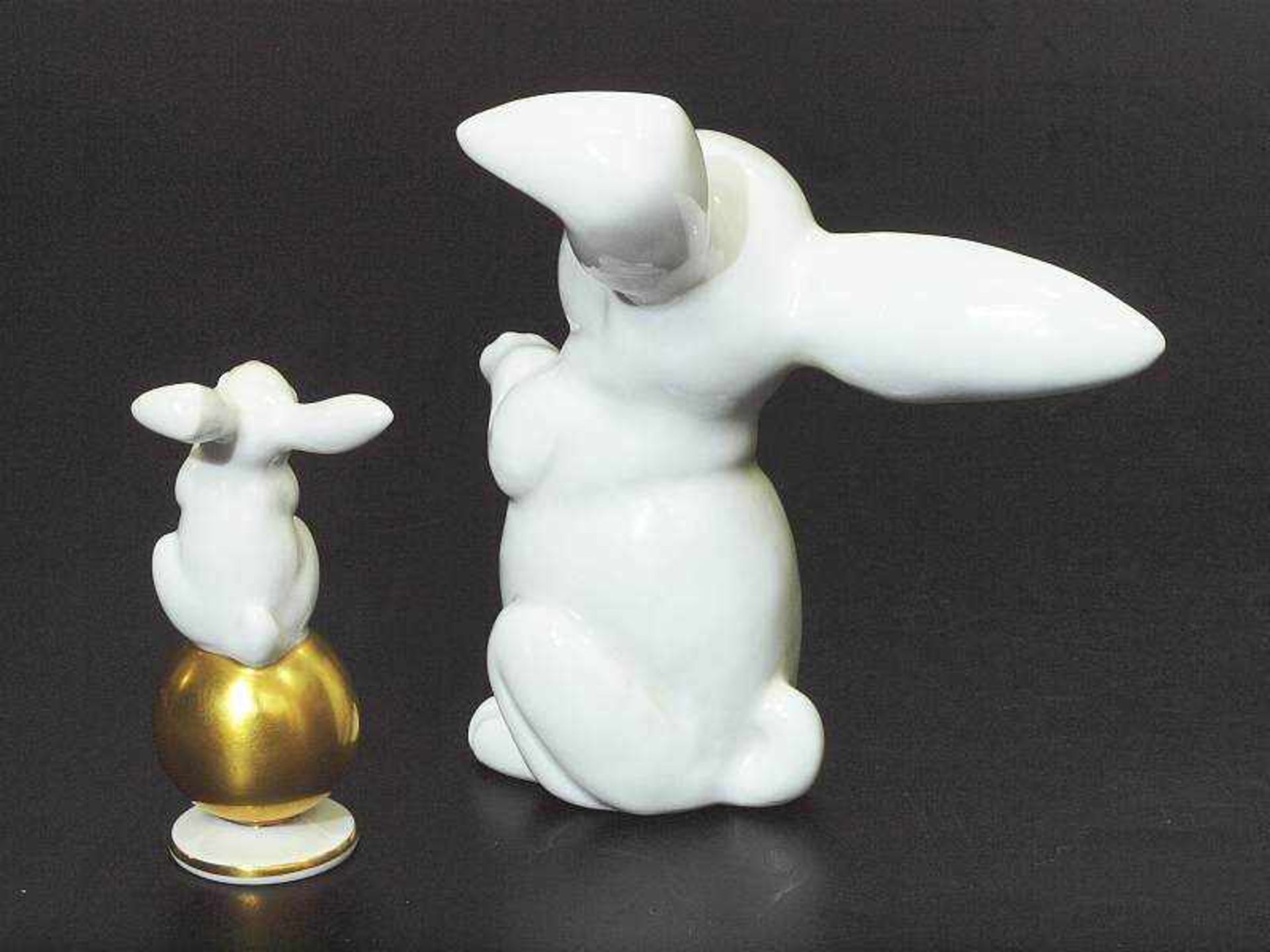 Zwei Hasenfiguren. Zwei Hasenfiguren. ROSENTHAL Selb-Plössberg Germany, 2. Hälfte 20. Jahrhundert. - Bild 3 aus 5