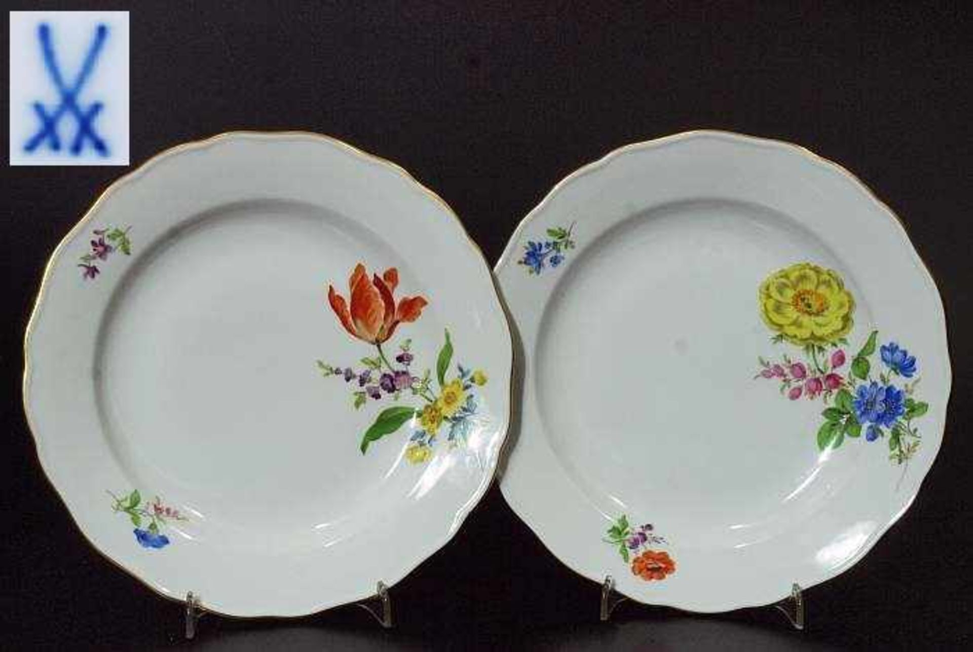 Paar Dessertteller.Paar Dessertteller. MEISSEN, nach 1934. Farbige Blumenbemalung mit