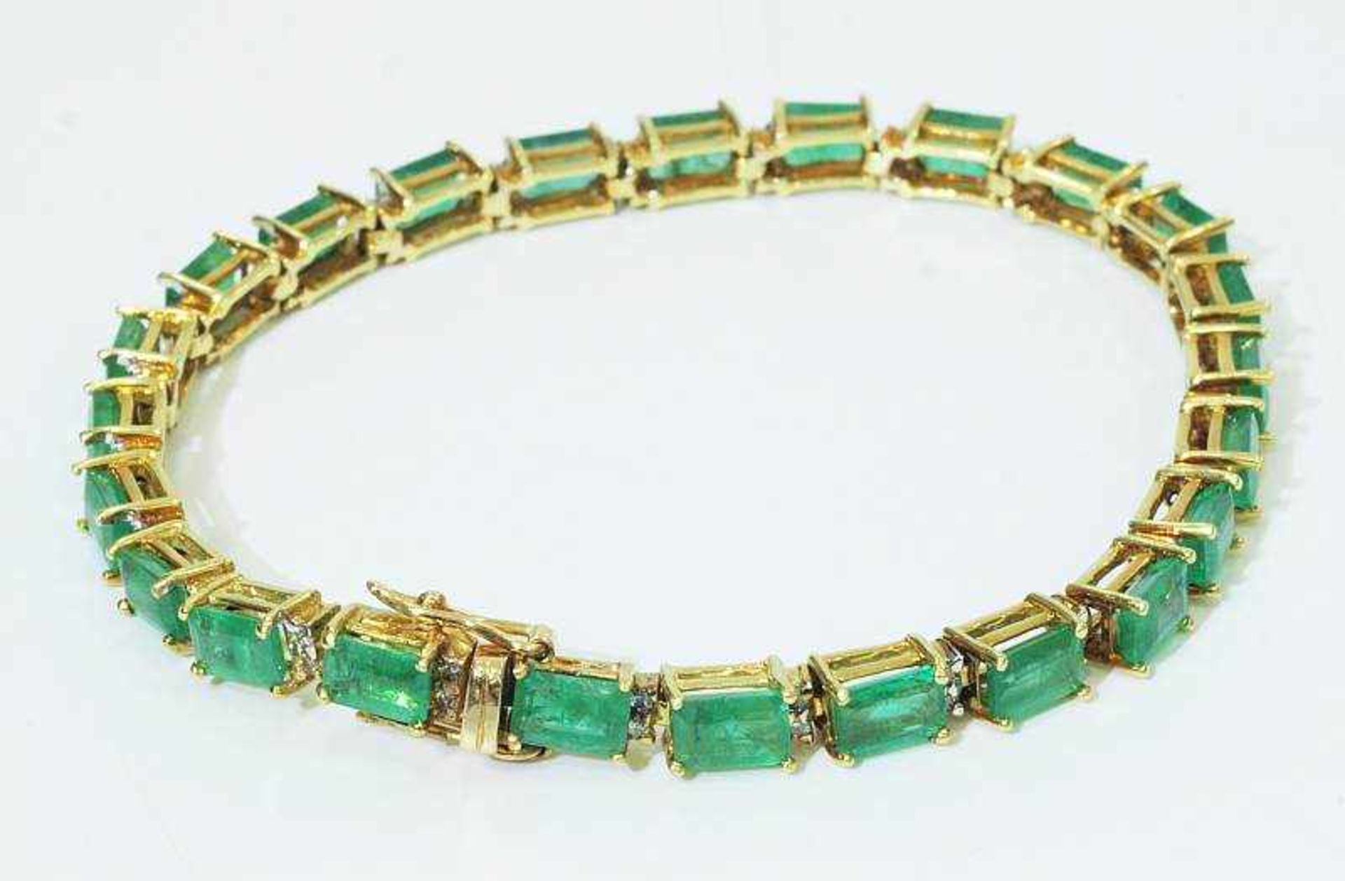 Tennis-Armband mit Smaragden und Brillanten.Tennis-Armband mit Smaragden und Brillanten. 585er - Bild 4 aus 5
