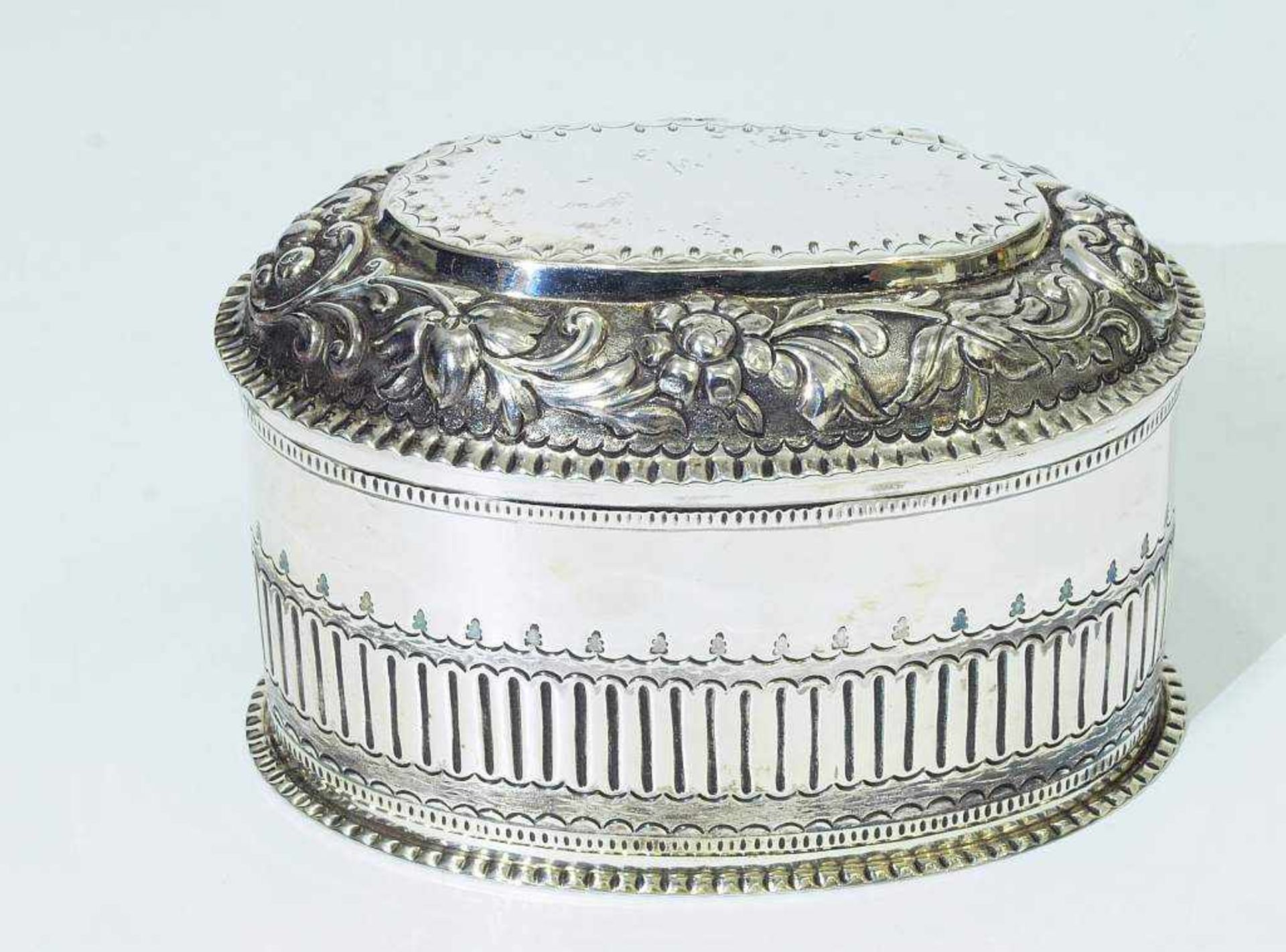 Teedose.Teedose. TOPAZIO/Portugal, 925er Silber, innen vergoldet. Ovale Form mit strukturierter - Bild 2 aus 6