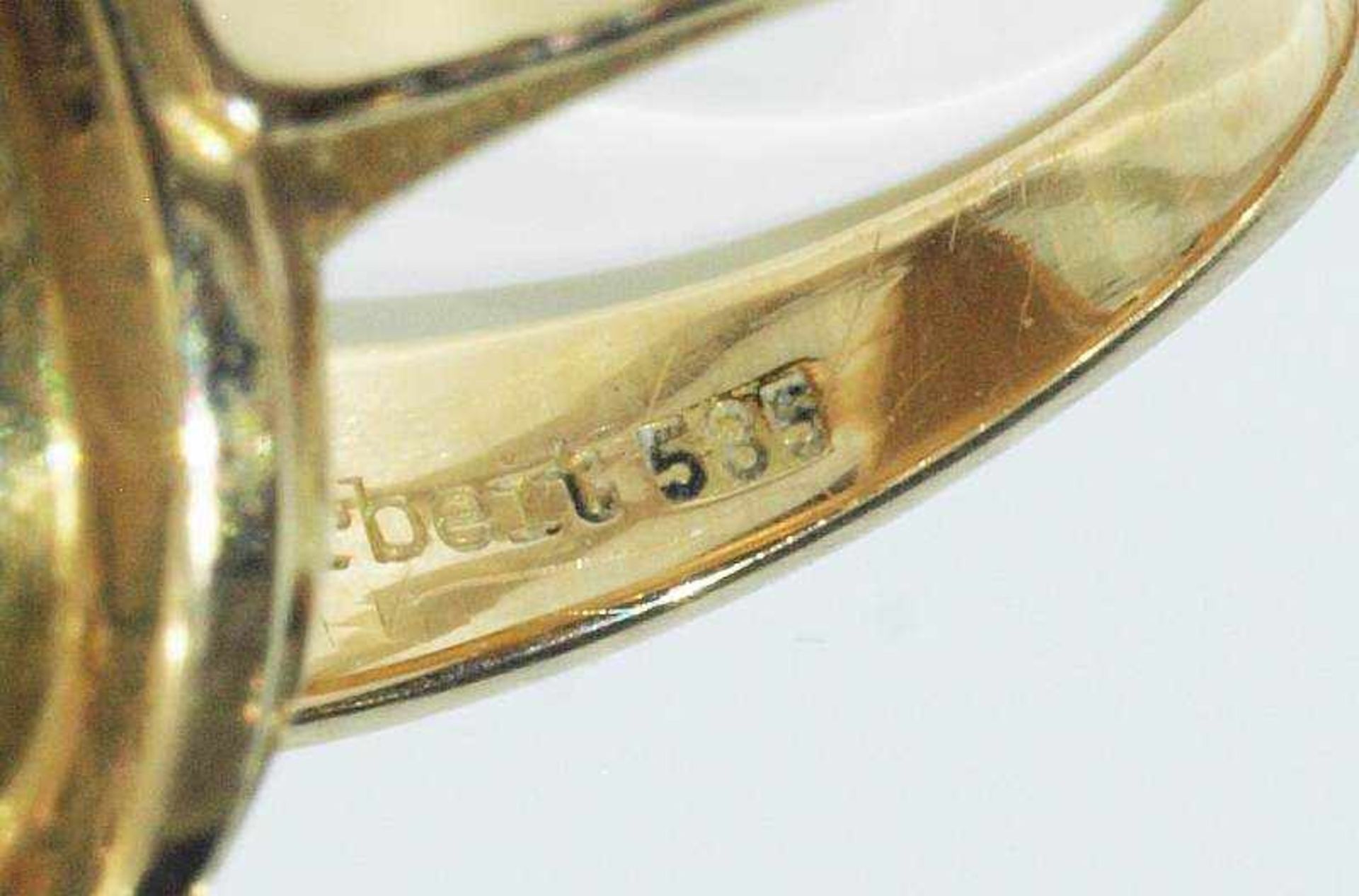 Ring mit Chrysopras.Ring mit Chrysopras. 585er Gelbgold punziert. Ovaler Ringkopf mit Chrysopras- - Image 5 of 6