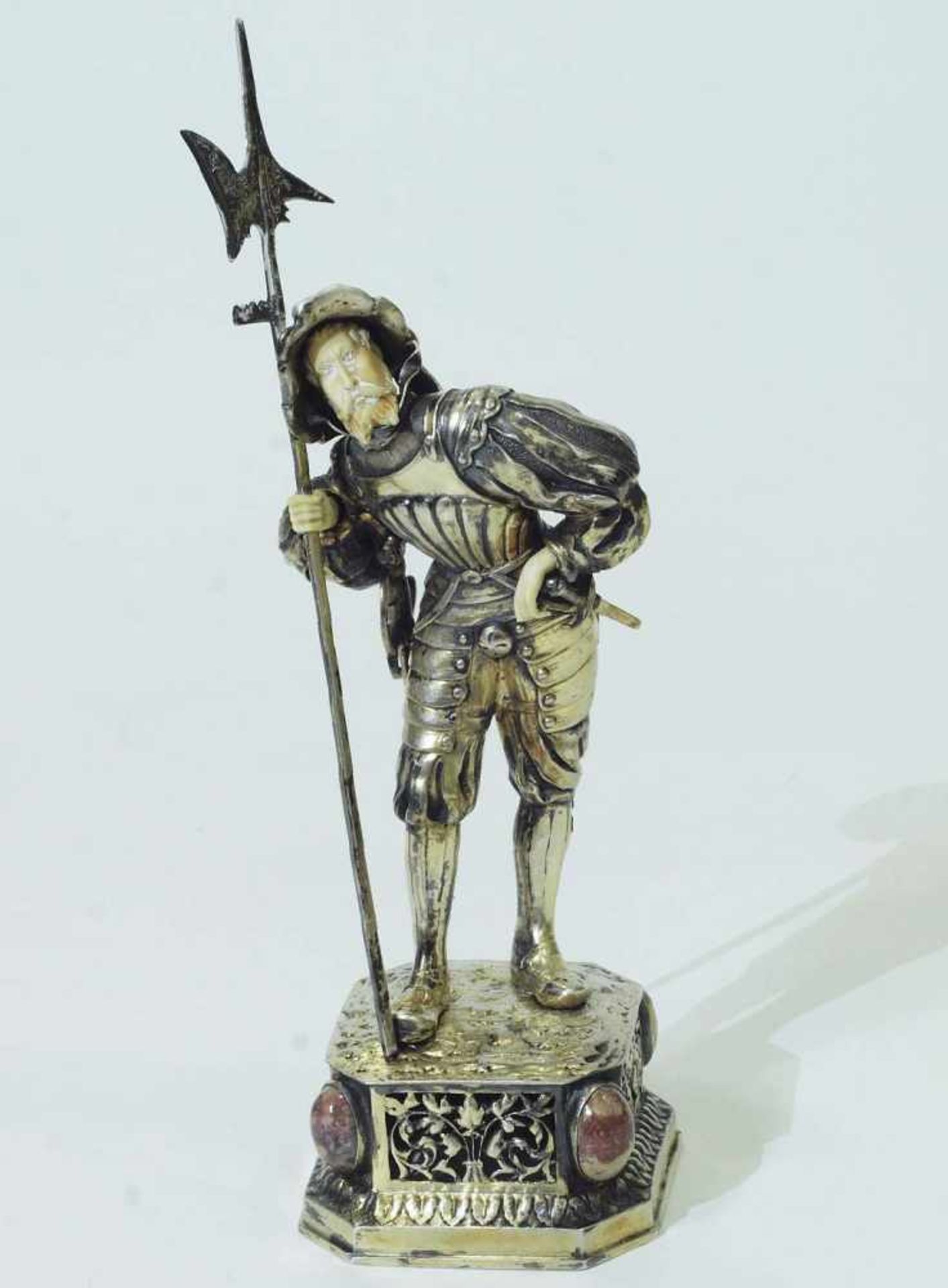 Uniformfigur. "Landsknecht mit Hellebarde und Schwert". Uniformfigur. "Landsknecht mit Hellebarde - Bild 2 aus 8