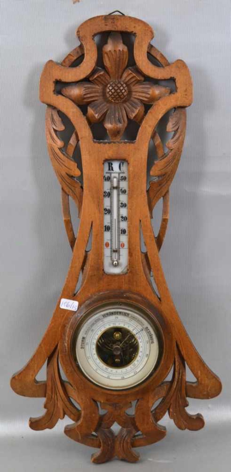 Thermometer/Barometer Hartholz, geschnitzt, mit Jugendstil-Ornamenten, leicht besch., H 45 cm, um