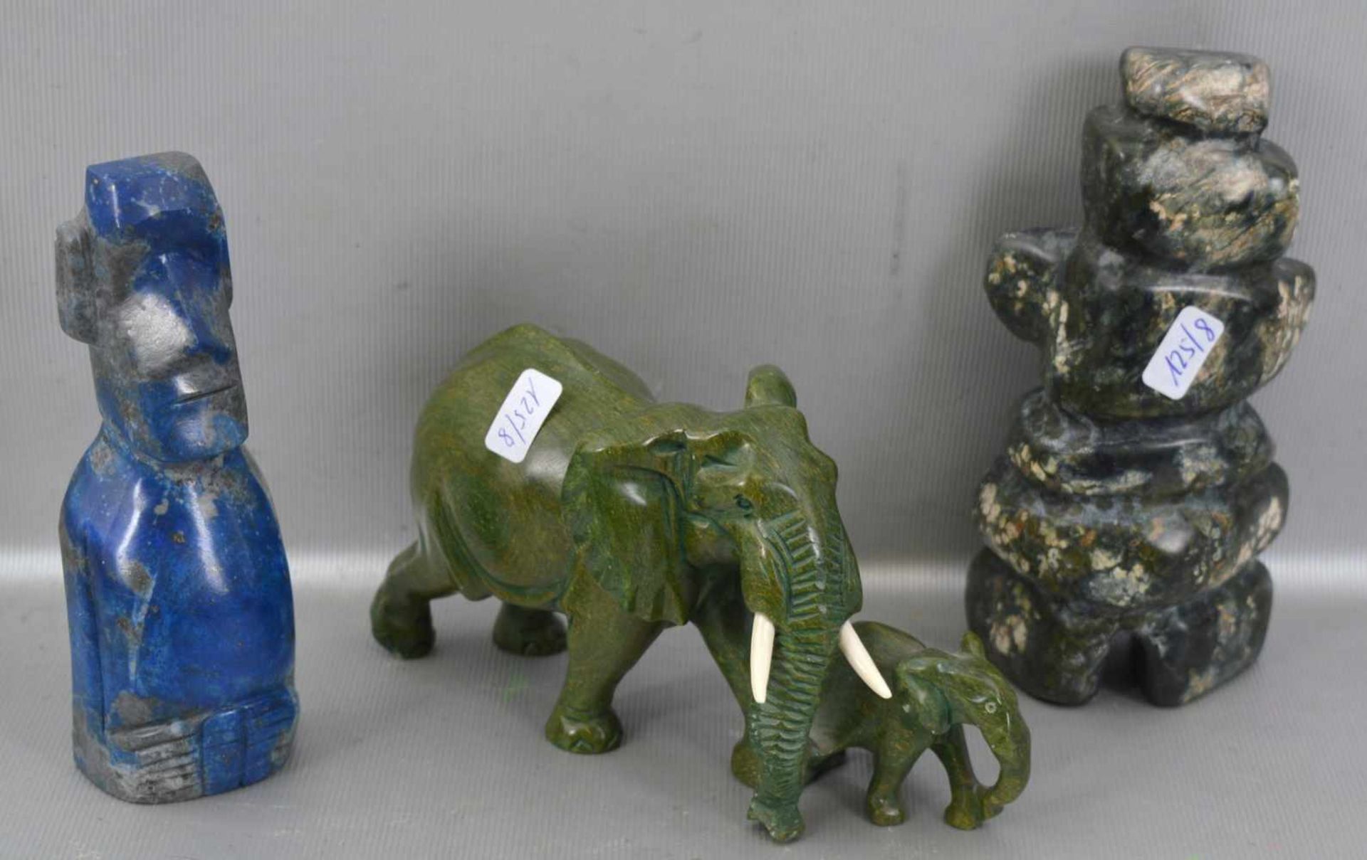 Konvolut Figuren zwei Elefanten und zwei Figuren, verschiedene Halbedelsteine und Ausführungen