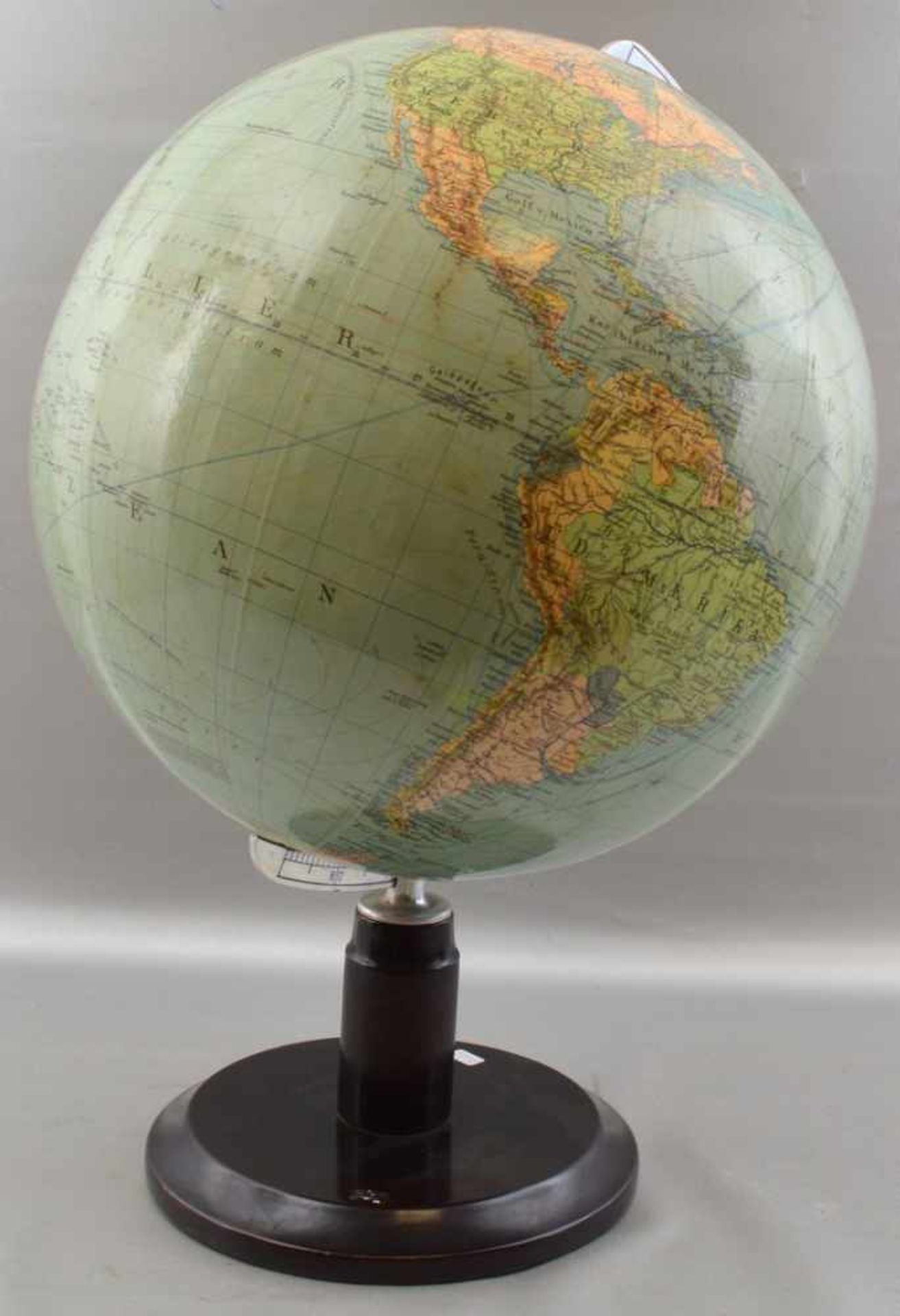 Globus runder Holzfuß, H 50 cm, 60er/70er Jahre