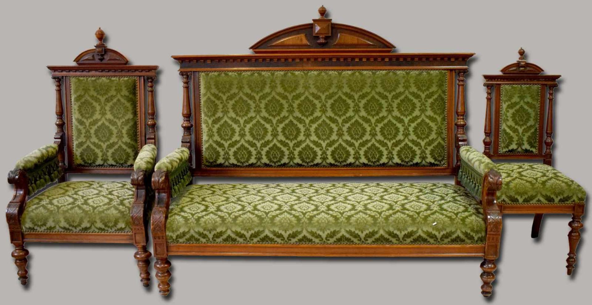 Gründerzeit-Sofa mit einem Sessel und einem Stuhl, Nussbaum, gedrechselte Beine, Seiten- und