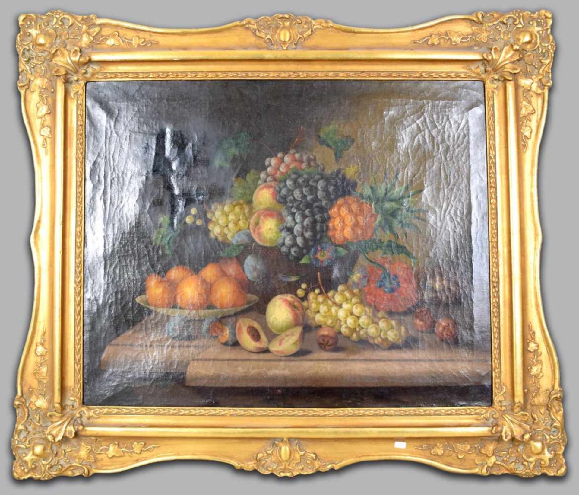 Unbekannter Maler 19. Jh., Früchtestilleben auf Tisch, Öl/Lwd., besch., 55 X 69 cm, dek. Goldrahmen