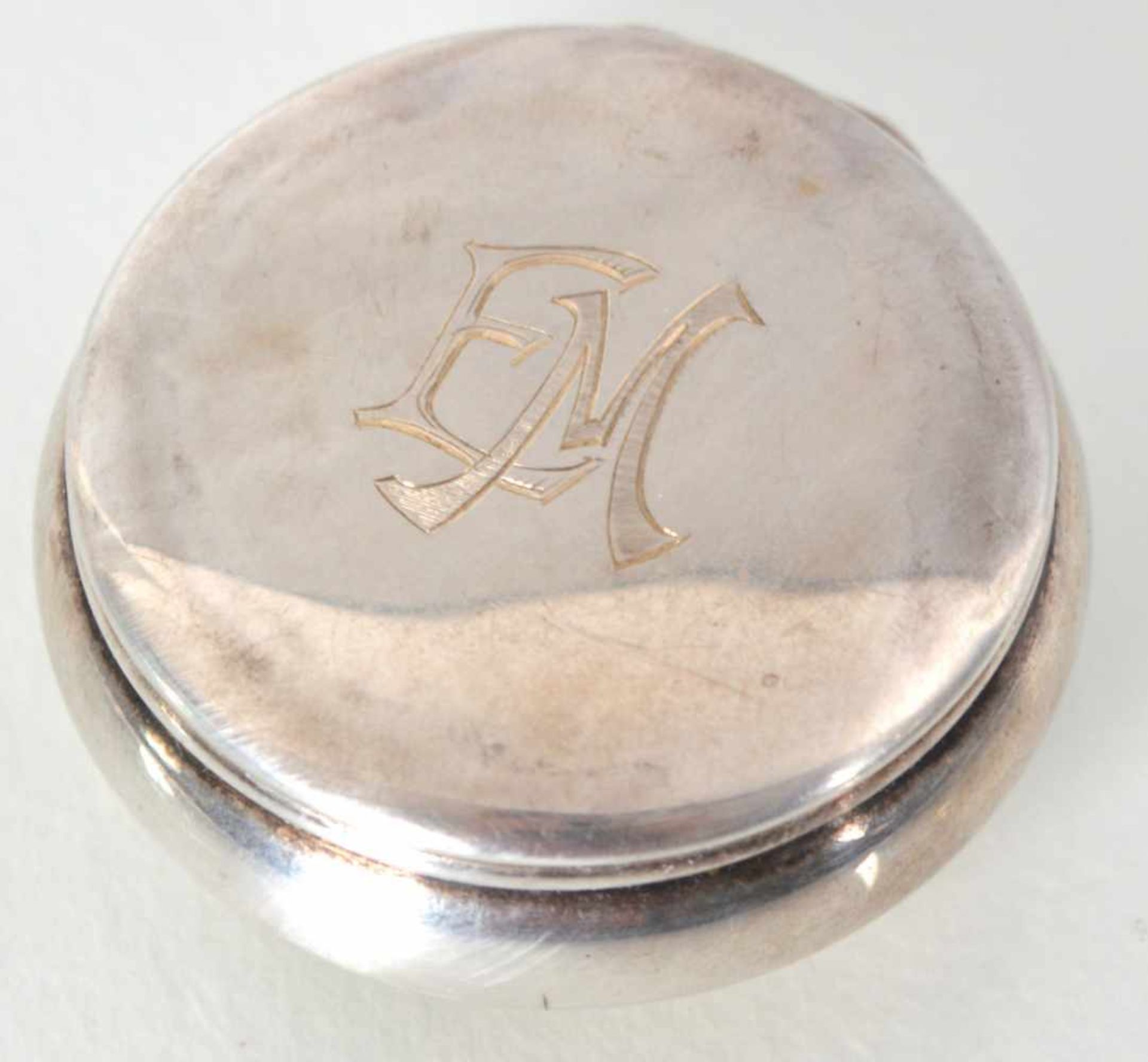 Pillendose rund, Deckel mit Monogramm EM, deutsch, 800er Silber