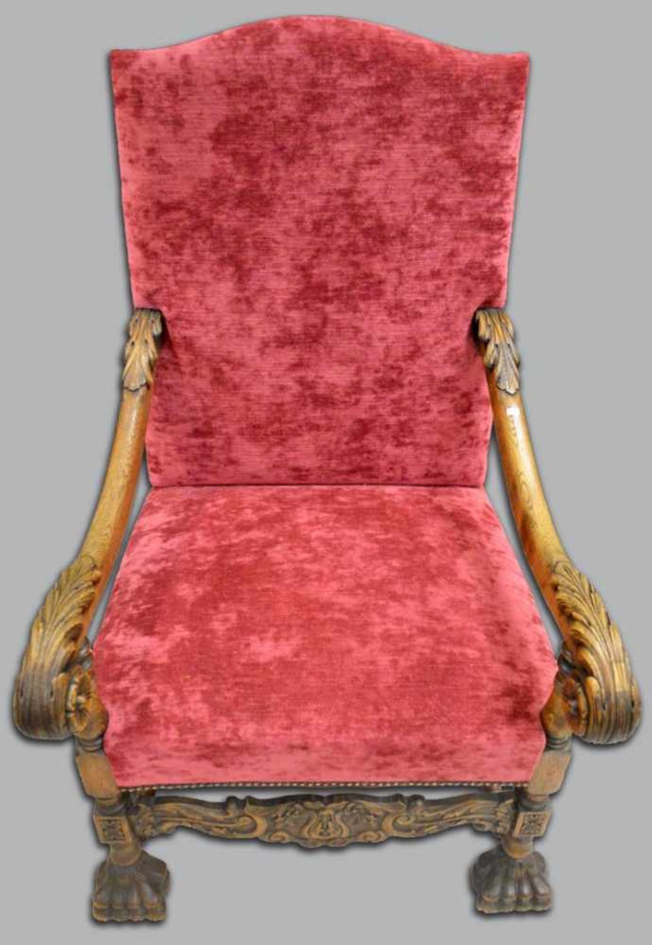 Sessel Eiche, im Barock-Stil, vier Tatzenfüße mit geschnitzter verzierter Längs- und