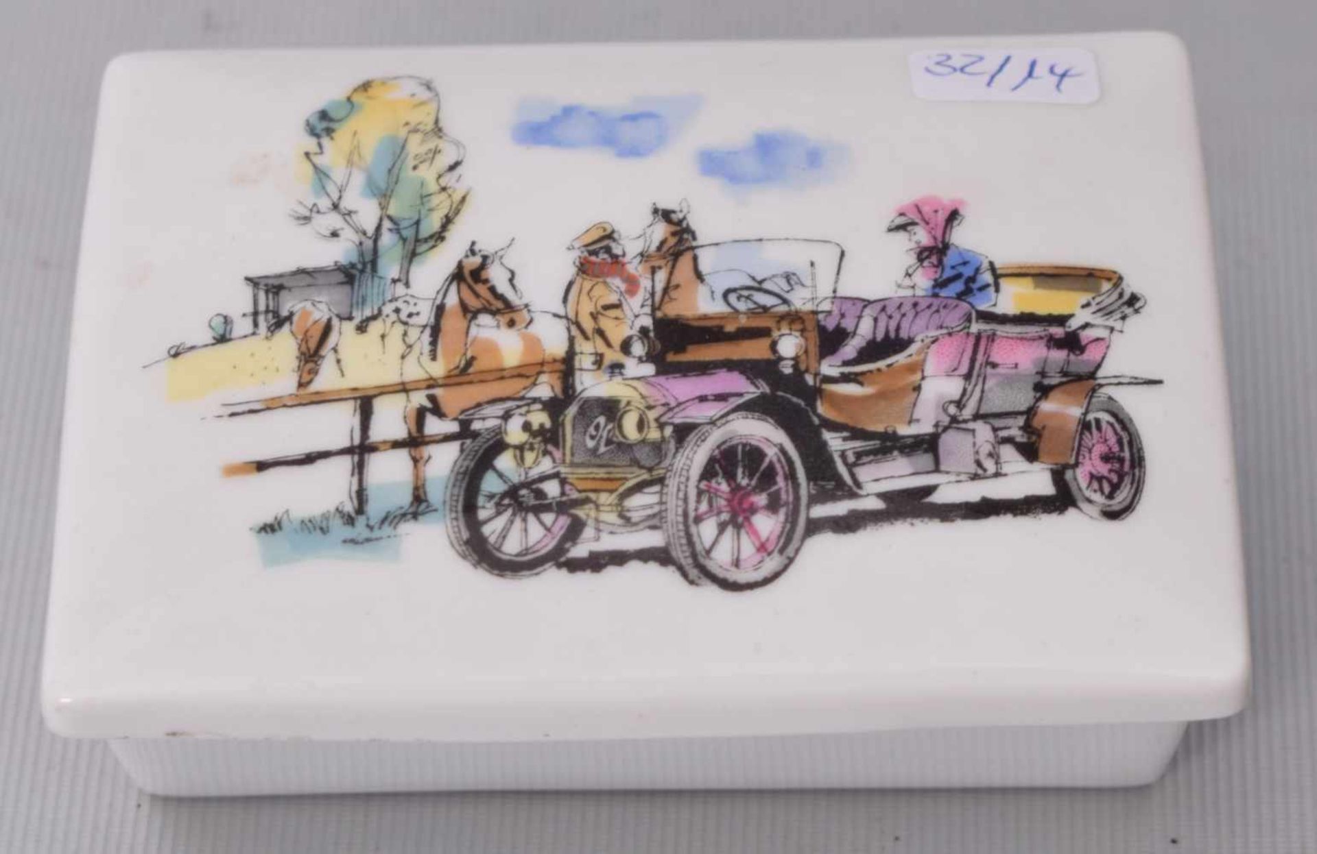 Deckeldoserechteckig, Deckel mit Automobil und Pferden auf der Koppel verziert, FM Rosenthal, 50er