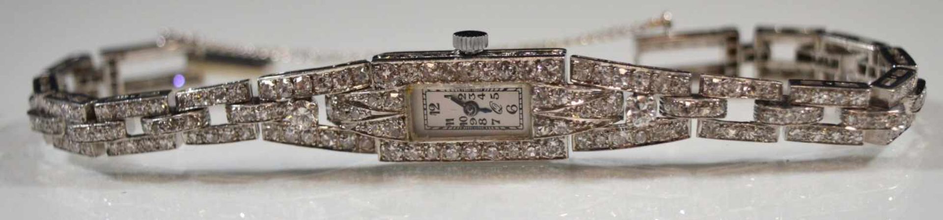 Art Deco ArmbanduhrPlatin, mit Brillanten ca. 5 ct., um 1920, Funktion nicht geprüft