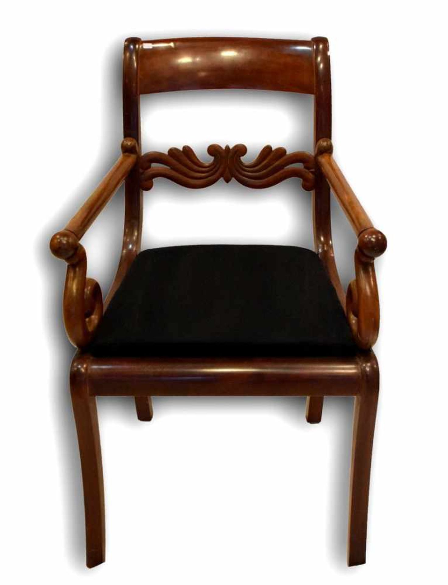 Biedermeier-SesselMahagoni, vier leicht nach unten verjüngende Beine, verzierter Rücken, verzierte