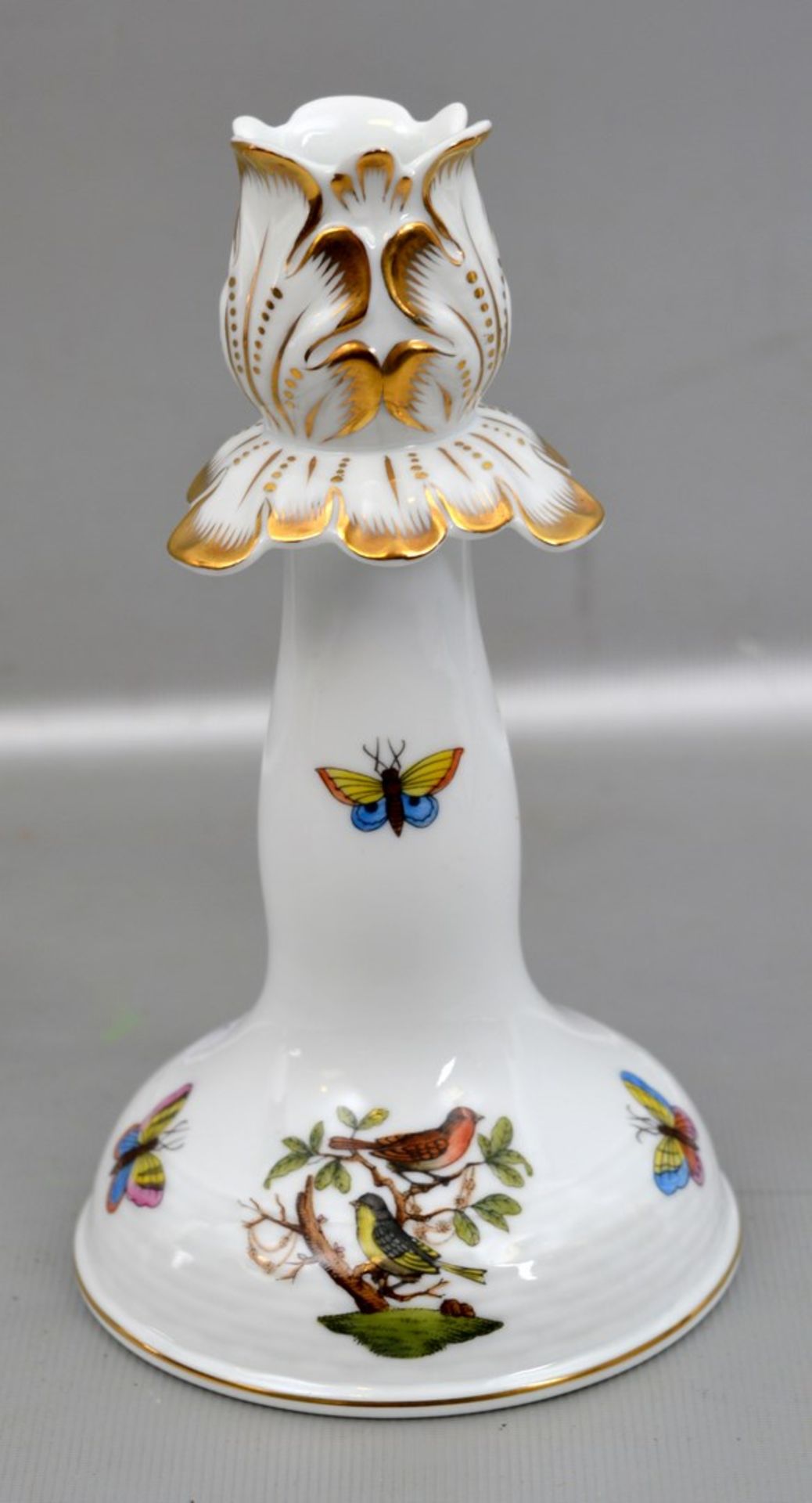 Tischkerzenleuchter1-lichtig, runder Fuß und Schaft, mit bunter Vogel- und Insektenbemalung, gold