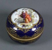 Deckeldose (Meissen, um 1900) runder Korpus mit gewölbtem Deckel; auf kobaltfarbenem Grund