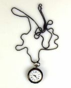 Damentaschenuhr Silber 800-Gehäuse; Emailziffernblatt mit röm. Anzeige; Werk läuft; mit Uhrenkette