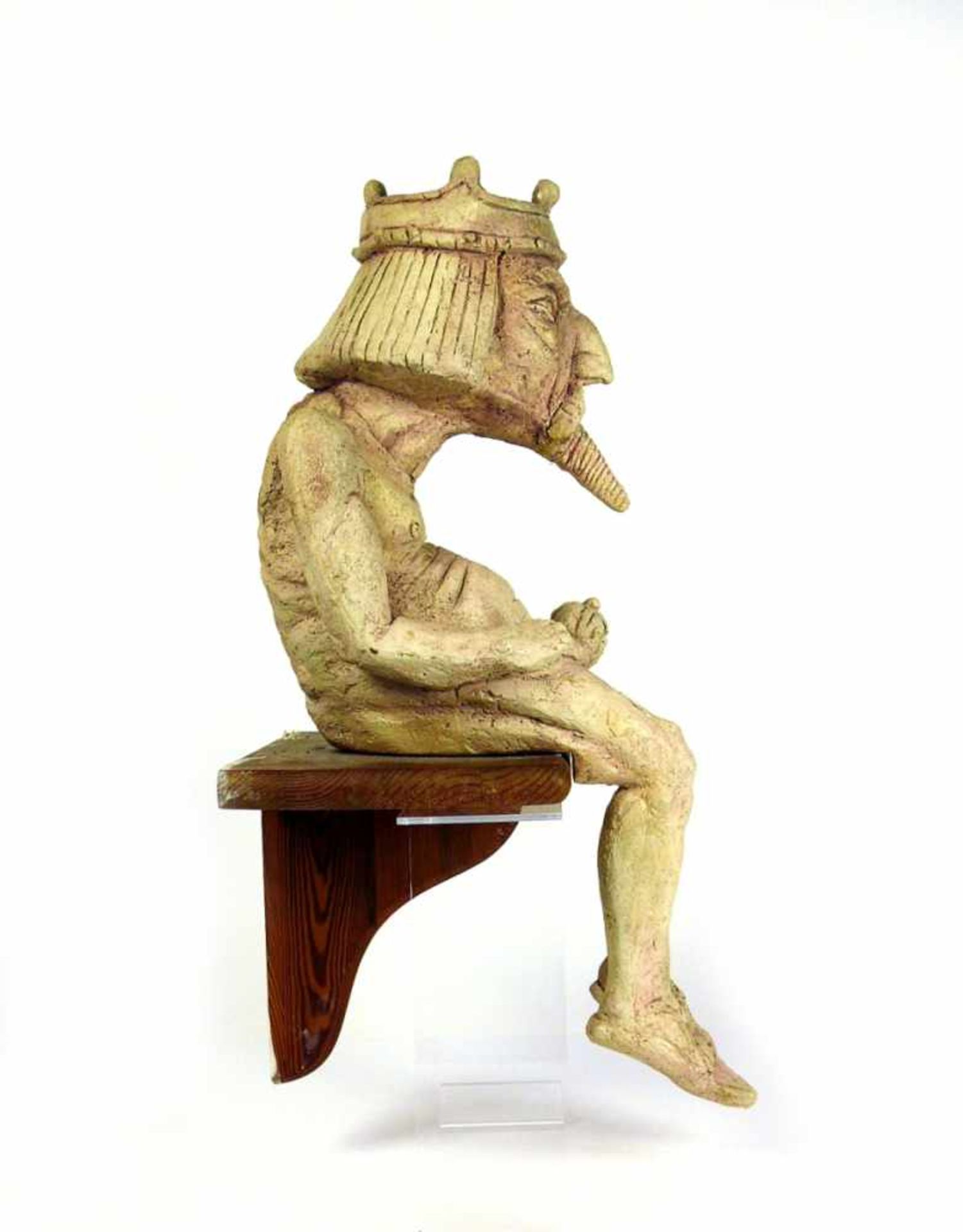 LENK-Figur "König Sigismund" sitzend; auf Holzsockel montiert; leicht beschädigt am Knie und an - Bild 4 aus 9