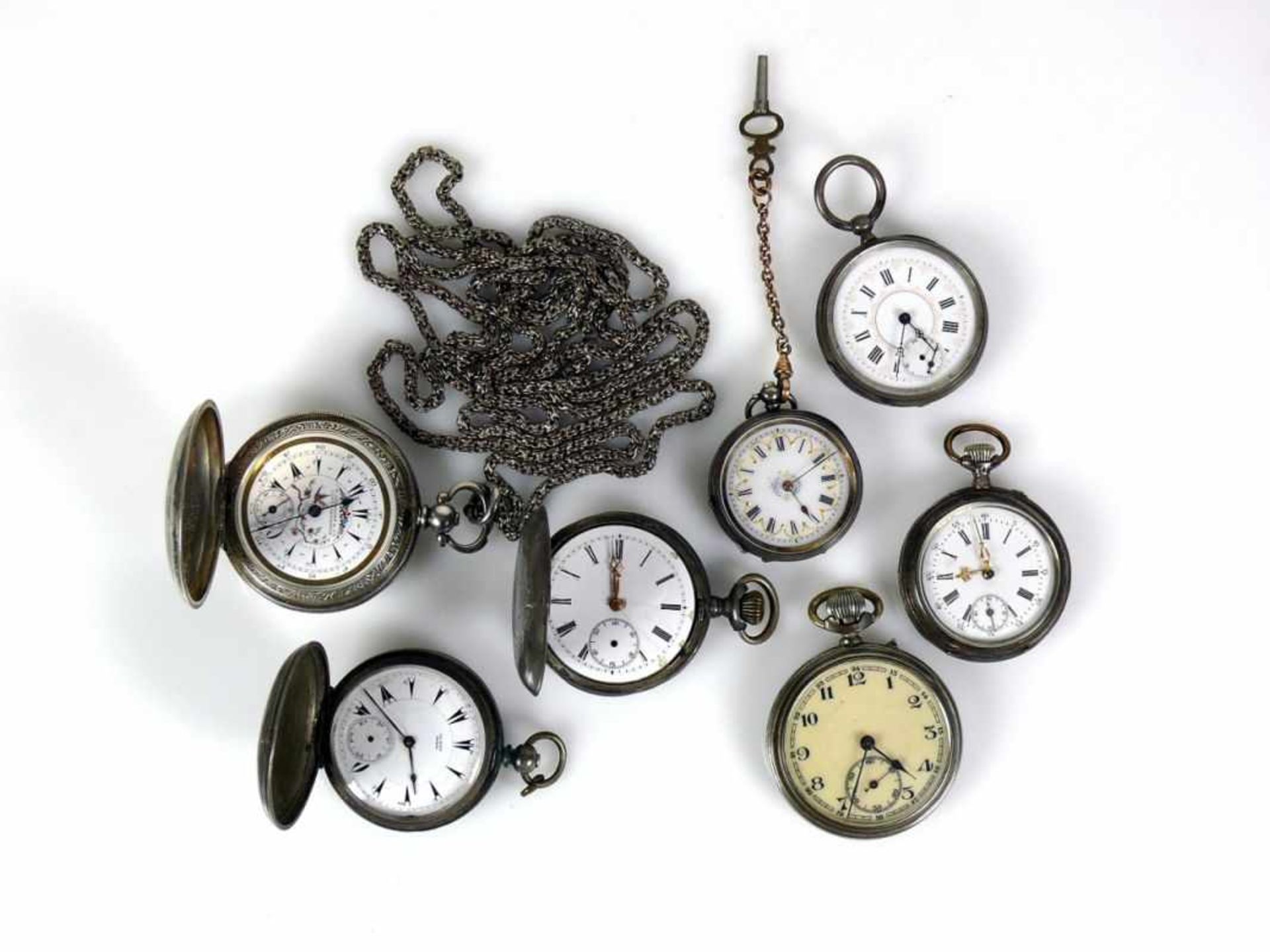 7 div. Taschenuhren vorwiegend Silber; davon 3 Savonetten; 1x mit Uhrenkette; überholungsbedürftig