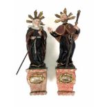 2 Heiligenfiguren (19.Jh.) wohl Jacobus bzw. Nonne; Holz vollrund geschnitzt; farbig gefasst;