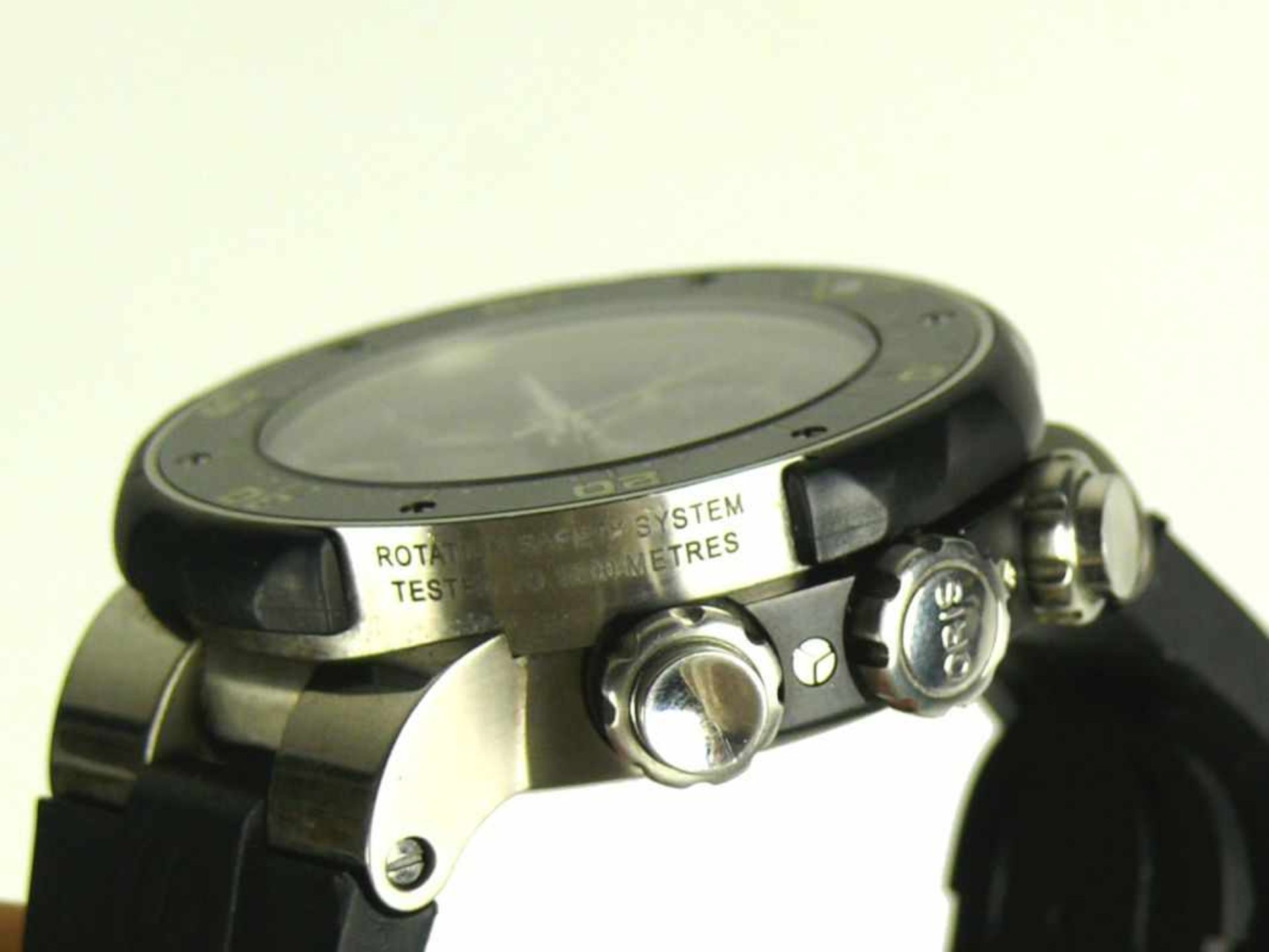 Oris ProDiver Chronograph Rotation Safty System Tested to 1000 Metres; Gehäuse Titan Kautschuk; - Bild 7 aus 7