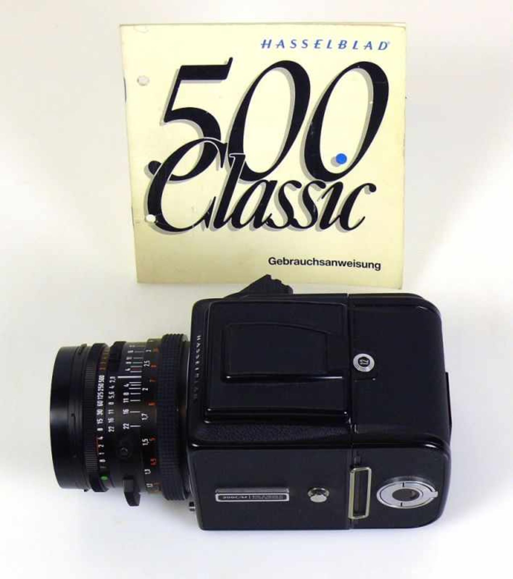 HASSELBLAD-Kamera Modell 500C/M; Carl Zeiss Objektiv Planar 2,8/80, 7169937; Funktion nicht geprüft; - Bild 4 aus 6