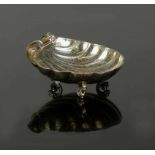 Kleine Schale (Nürnberg, um 1800) Silber; Muschelform; auf 3 blattförmigen Füßen; gemarkt und mit