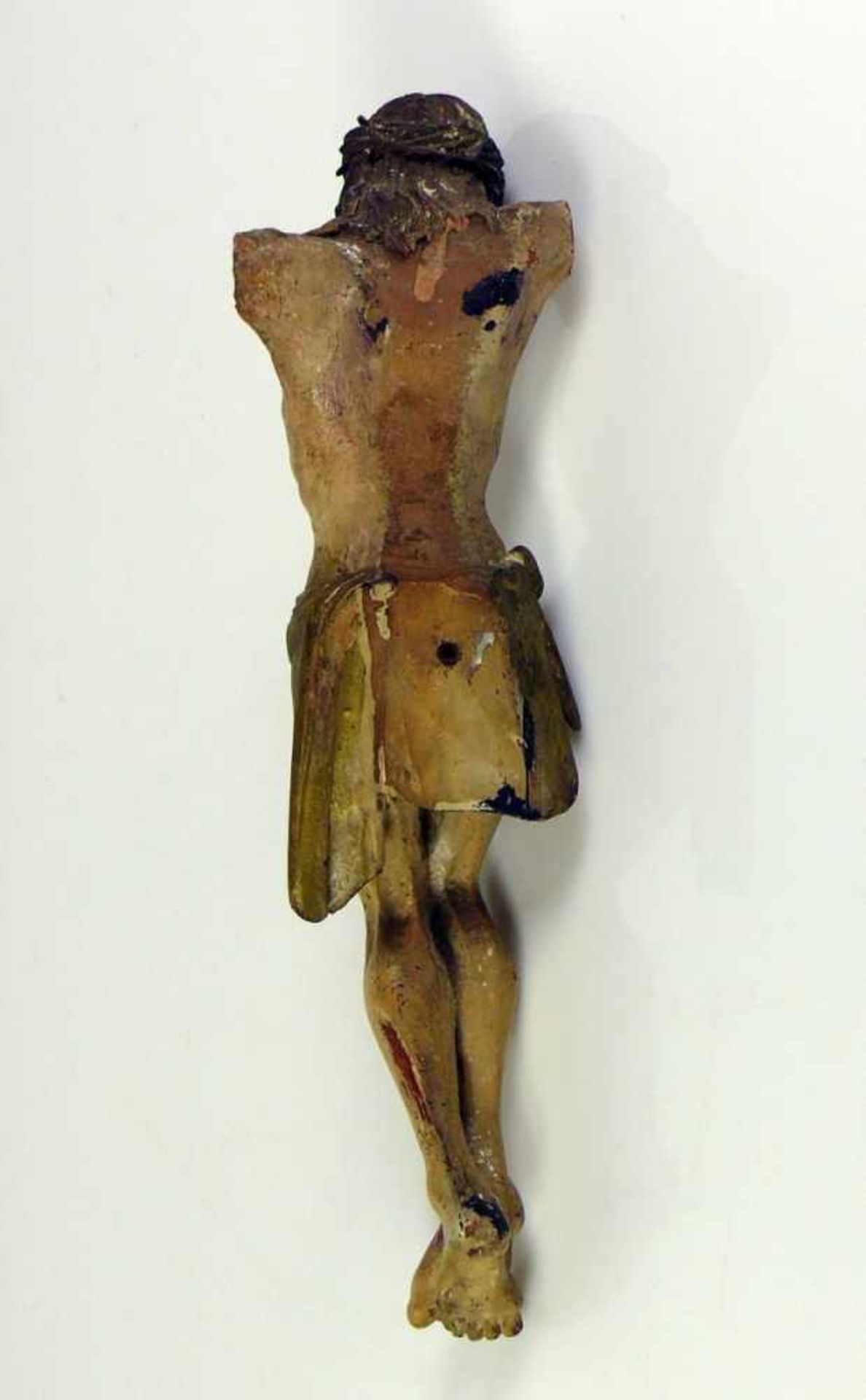 Christuskorpus (19.Jh.) Holz geschnitzt und tlw. farbig gefasst; Arme fehlen; H: ca. 35 cm - Bild 2 aus 4