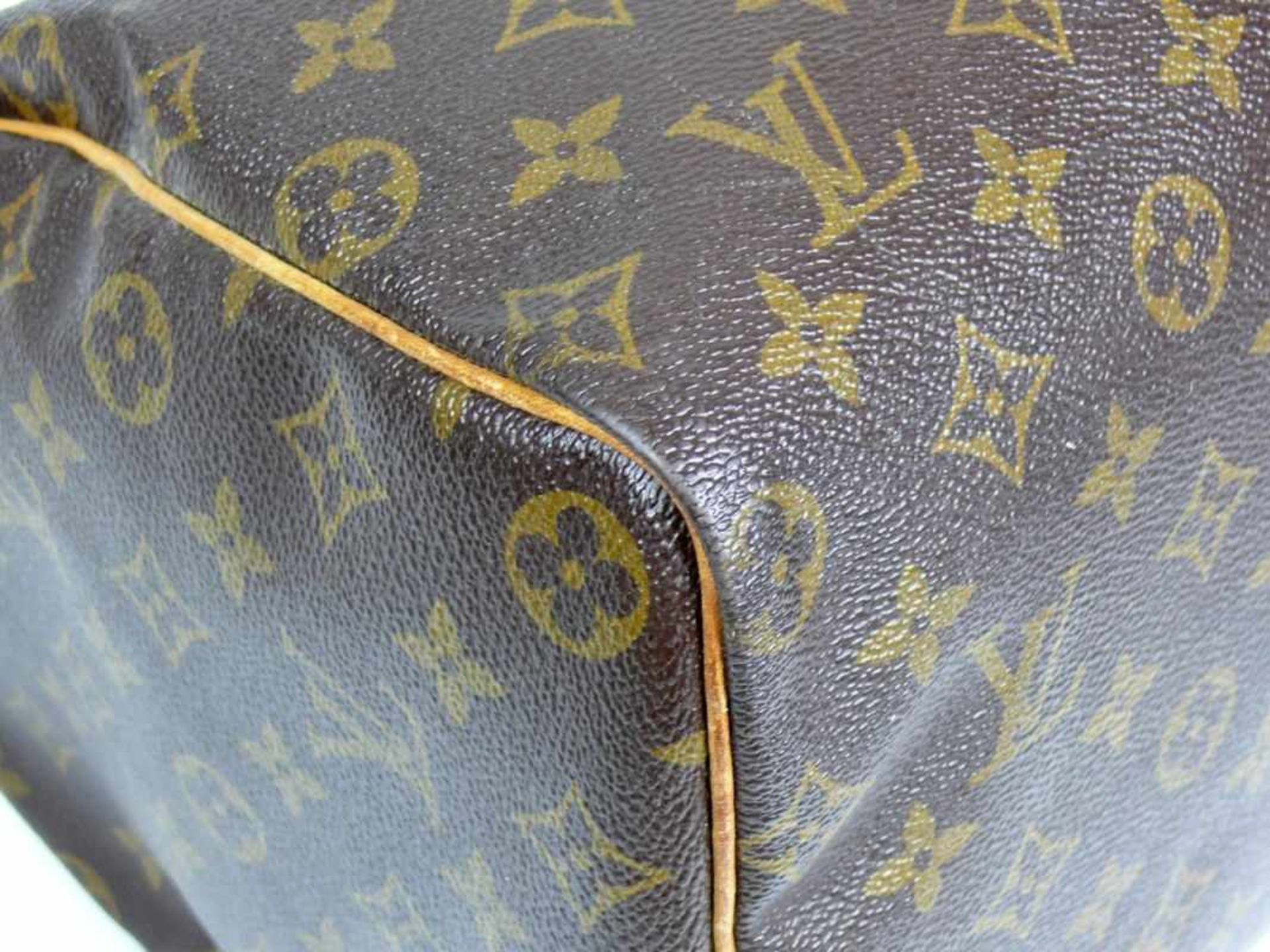Louis Vuitton-Tasche "Speedy 40"; Monogramm Canvas; schöner und gepflegter Zustand; das Leder hat - Bild 9 aus 18