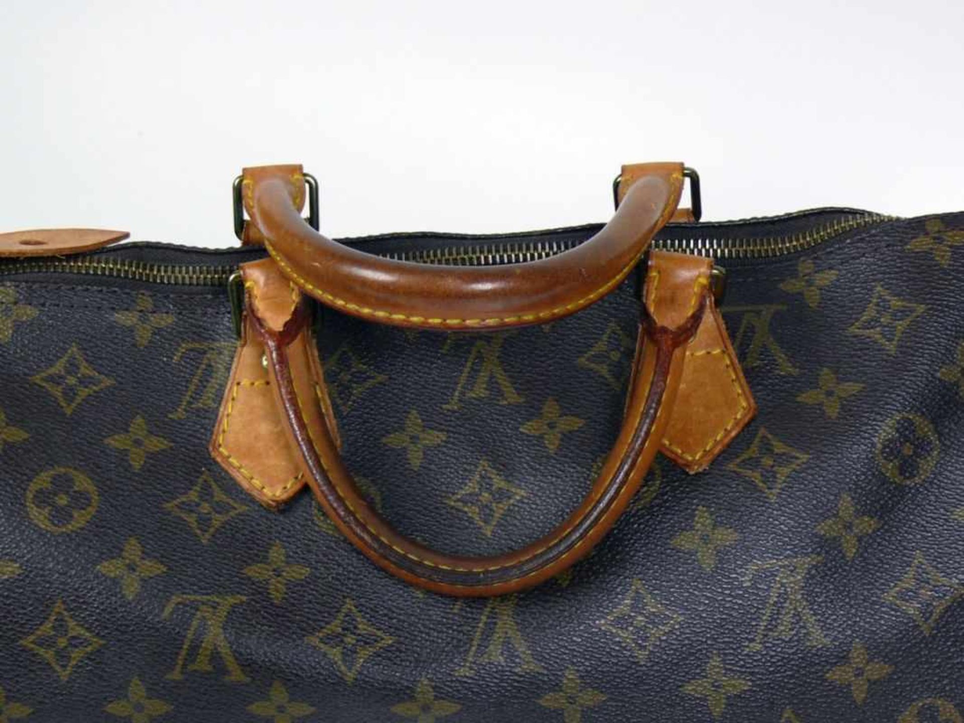 Louis Vuitton-Tasche "Speedy 40"; Monogramm Canvas; schöner und gepflegter Zustand; das Leder hat - Bild 6 aus 18