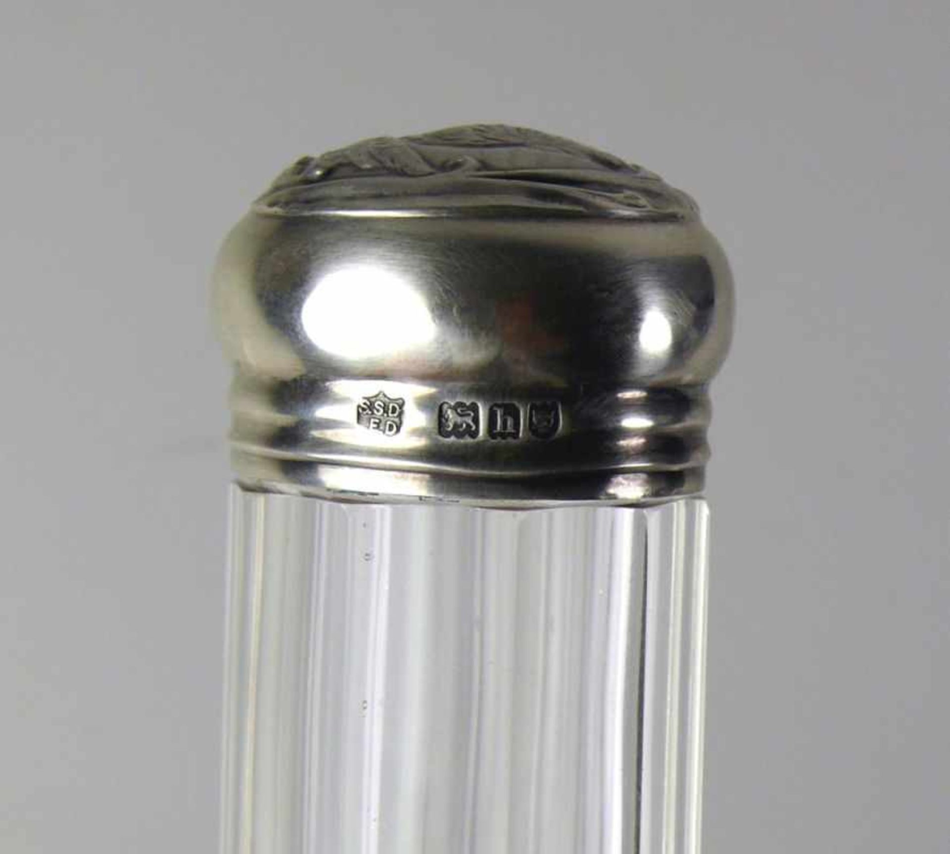 Deckelgefäß (London, 1903) zyl., geschliffener Glaskorpus; gewölbter Deckel in Sterlingsilber 925; - Bild 4 aus 4