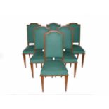 Satz von 6 Stühlen (Art Deco, um 1925) Sitzfläche und Rückenlehne mit grünem Kunstlederbezug;